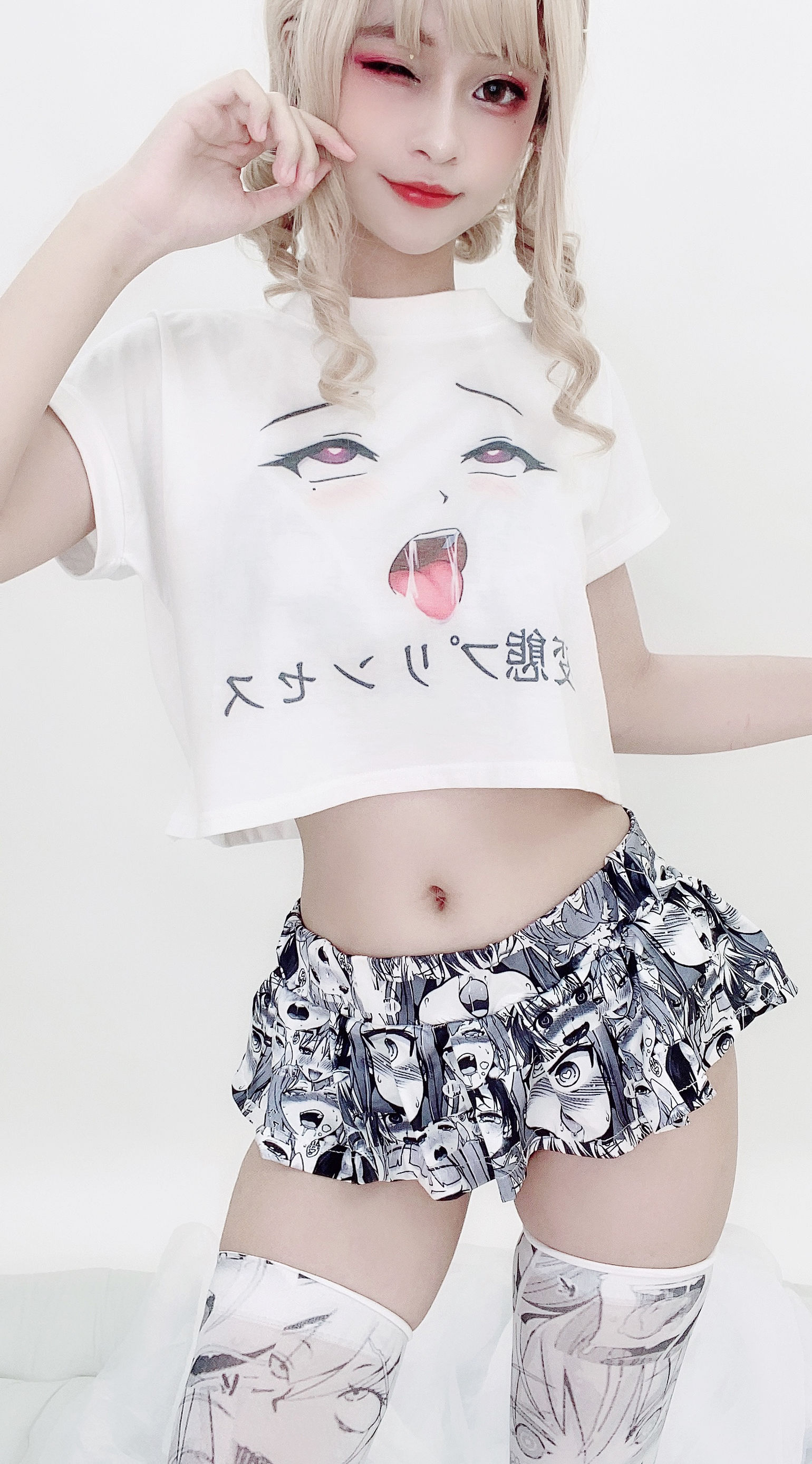 [Cosplay写真] Azami福利 – 阿黑颜衣服 [17P]