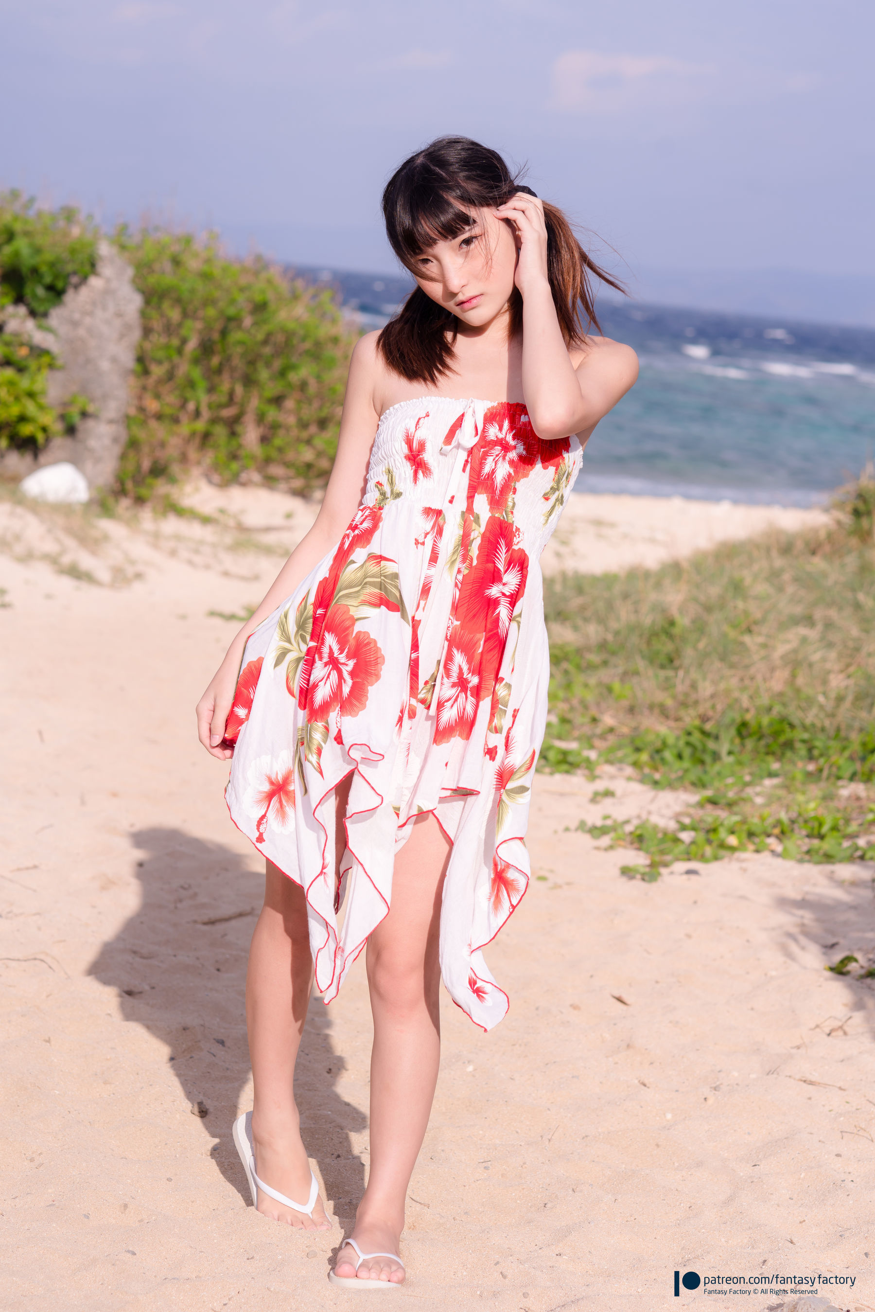 [Fantasy Factory] 小丁Cosplay – 居家 沙滩 浴室 [33P]
