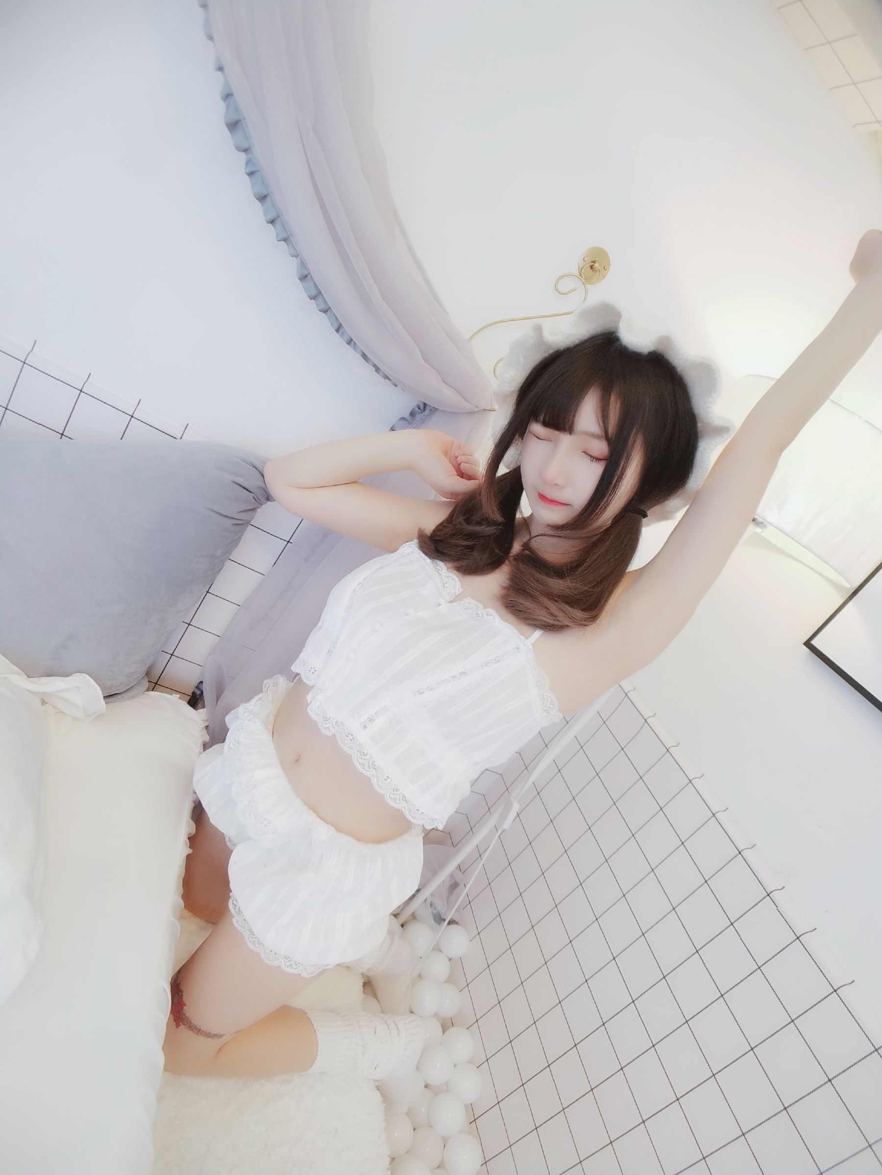 [Cosplay写真] 二次元美女古川kagura – 少女睡衣 [16P]