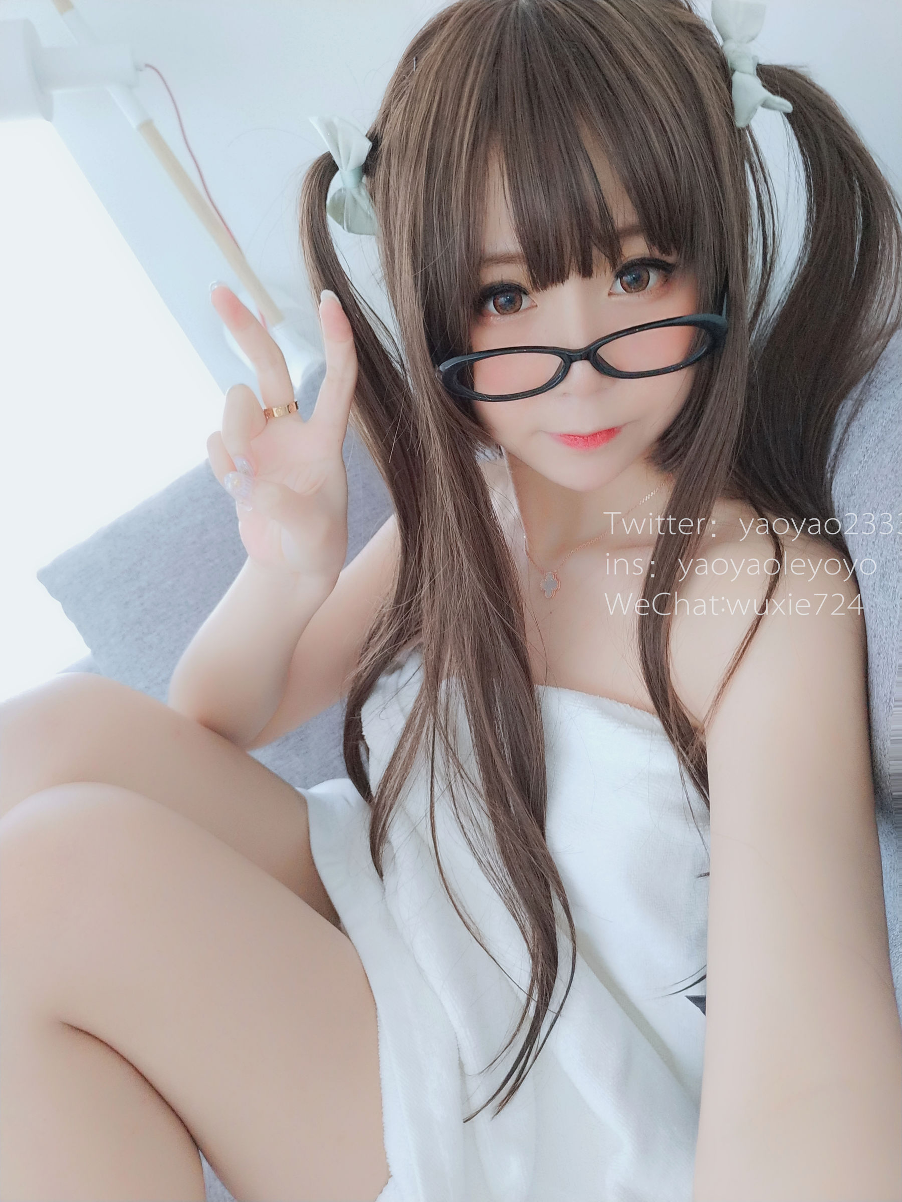 [萝莉COS] 摇摇乐yoyo – 浴巾风情 [46P]
