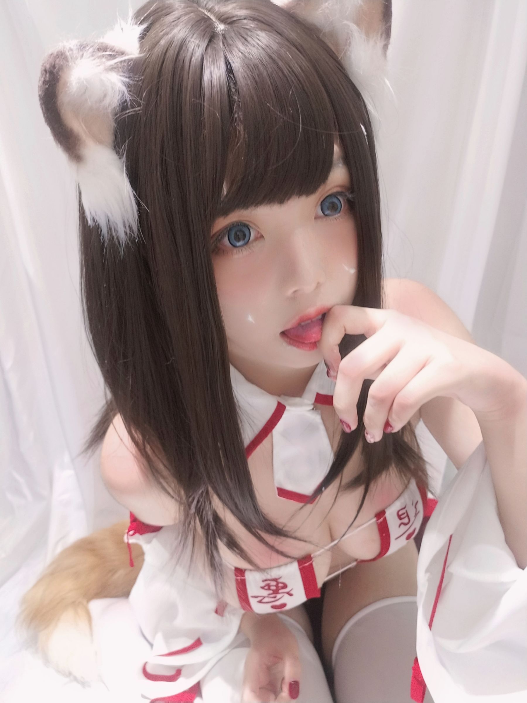 [Cosplay写真] 萌系小姐姐蜜汁猫裘 – 巫女小狐狸 [22P]