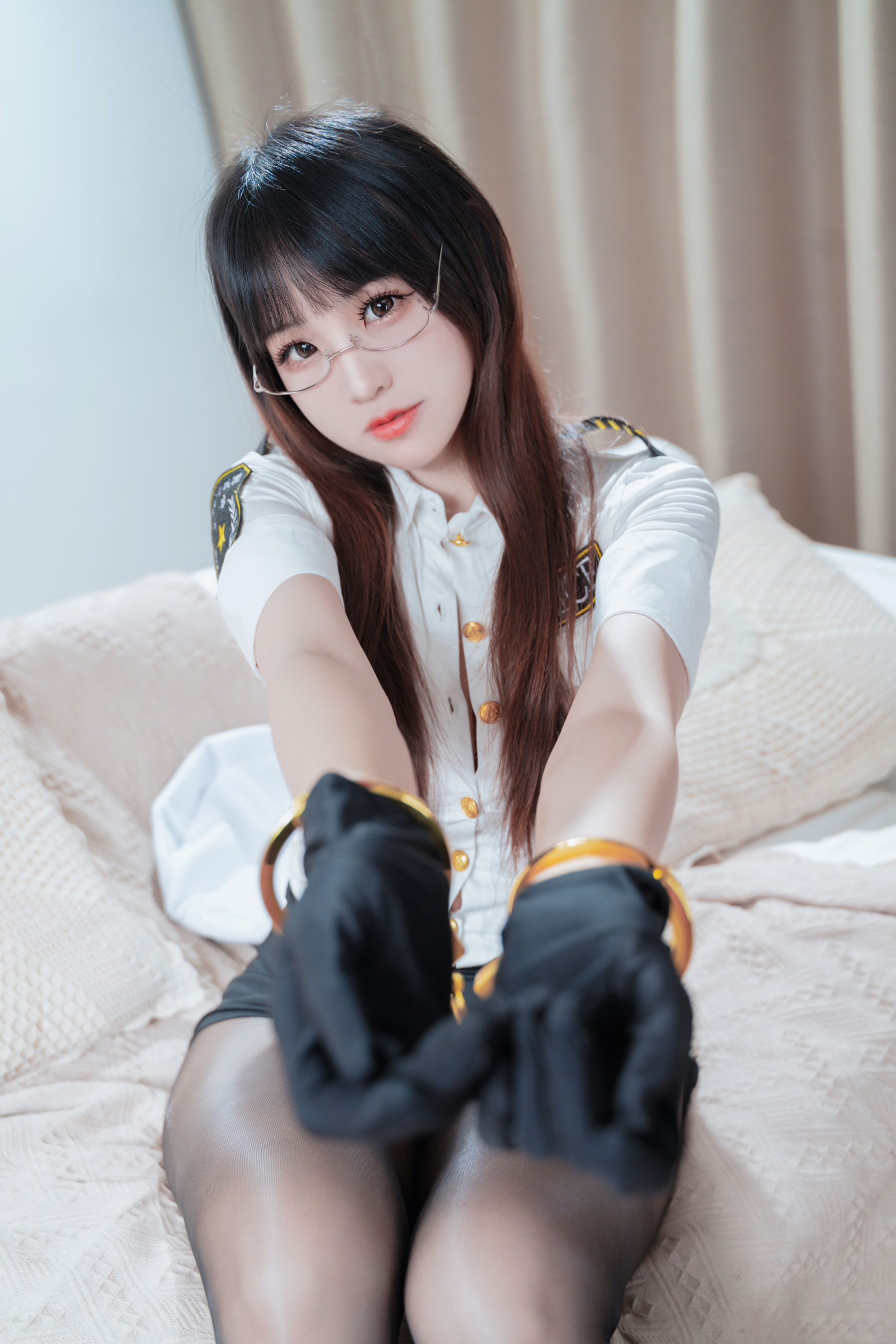 miko酱ww – 缠绕女警 [45P]