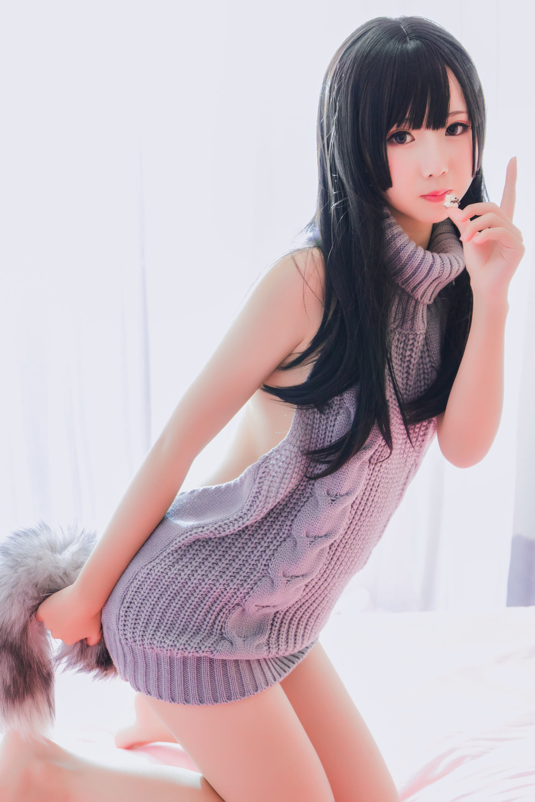 [萝莉COS] 面饼仙儿 – 露背毛衣！！ [41P]
