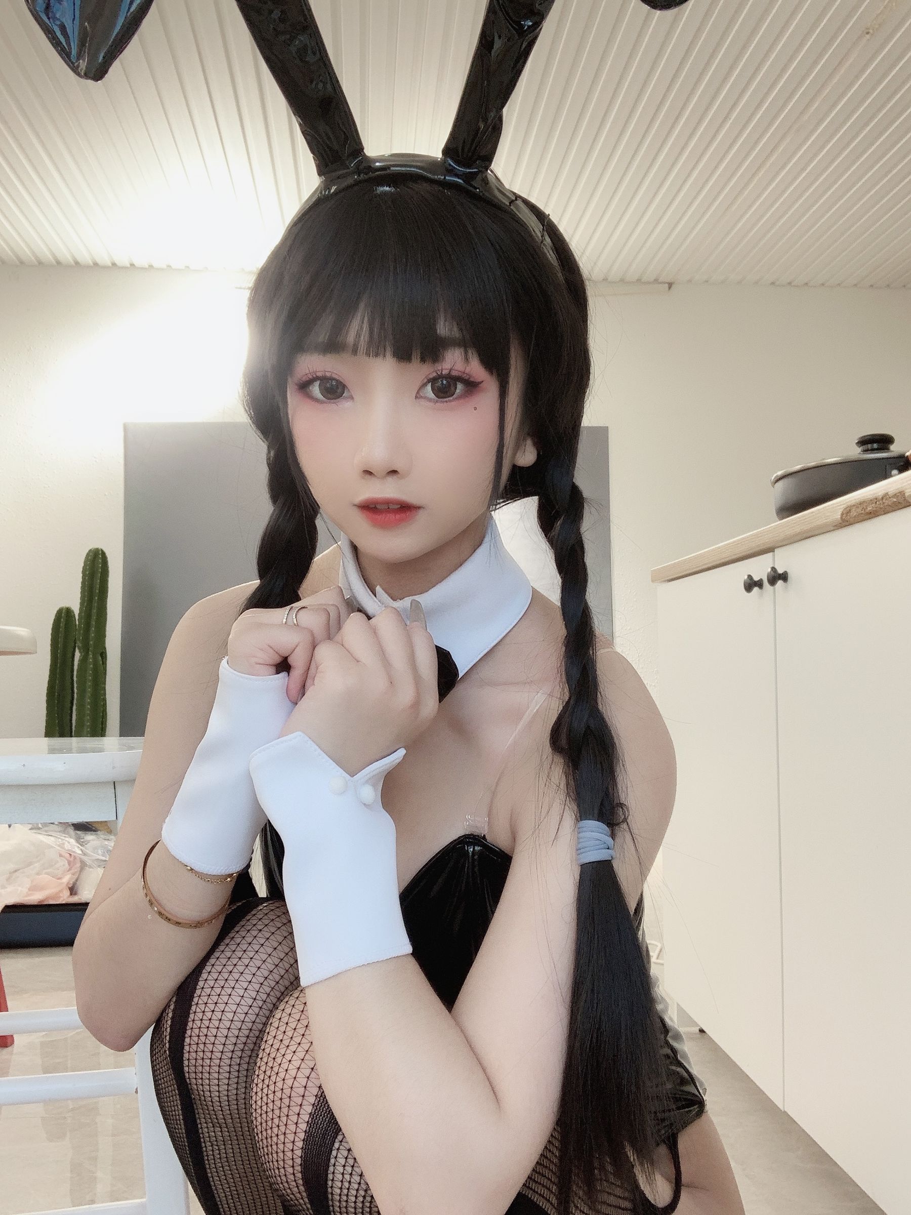 白嫩美少女鬼畜瑶 – 黑色兔女郎 [40P]