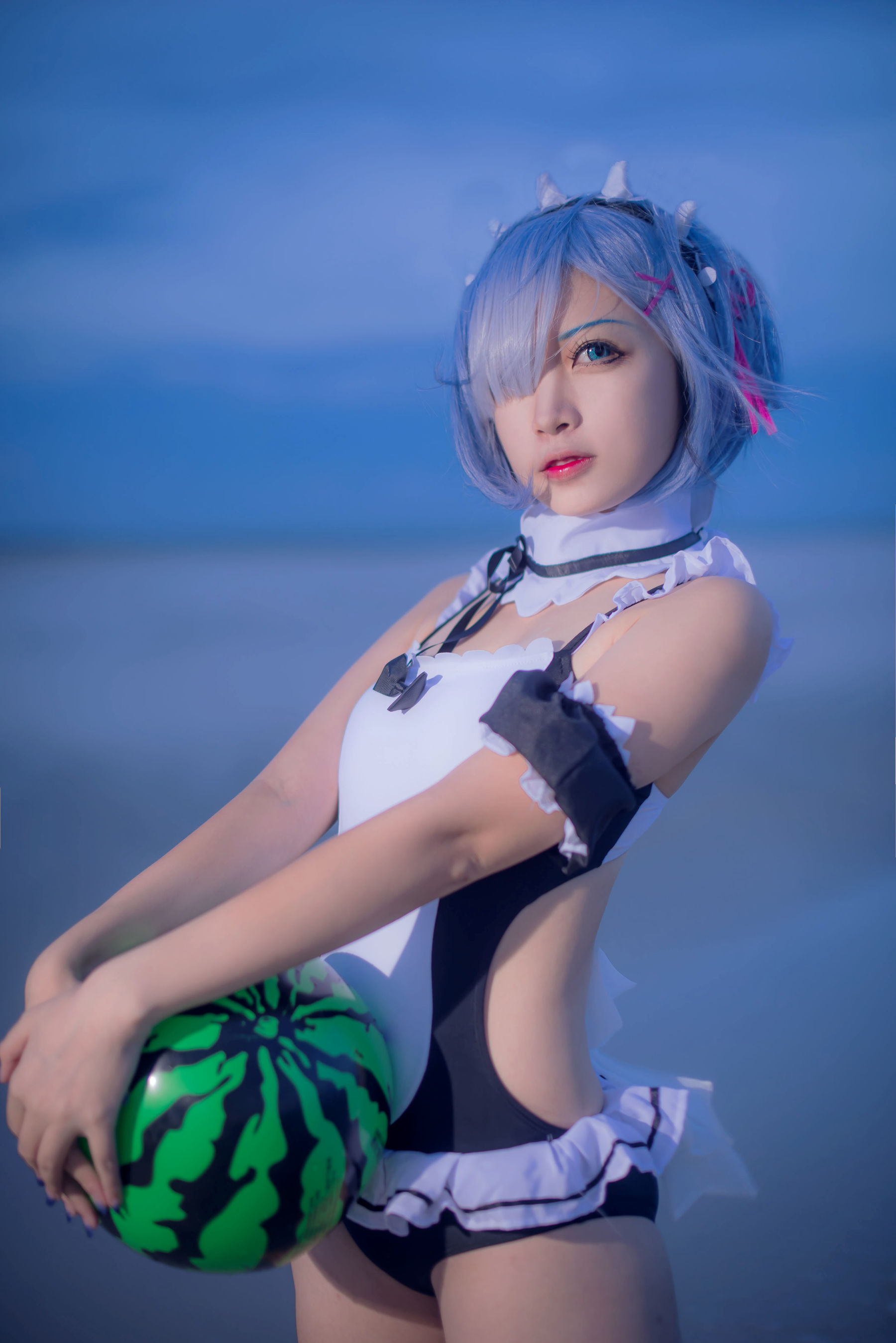 人气Coser二佐Nisa – 蕾姆泳衣 [14P]