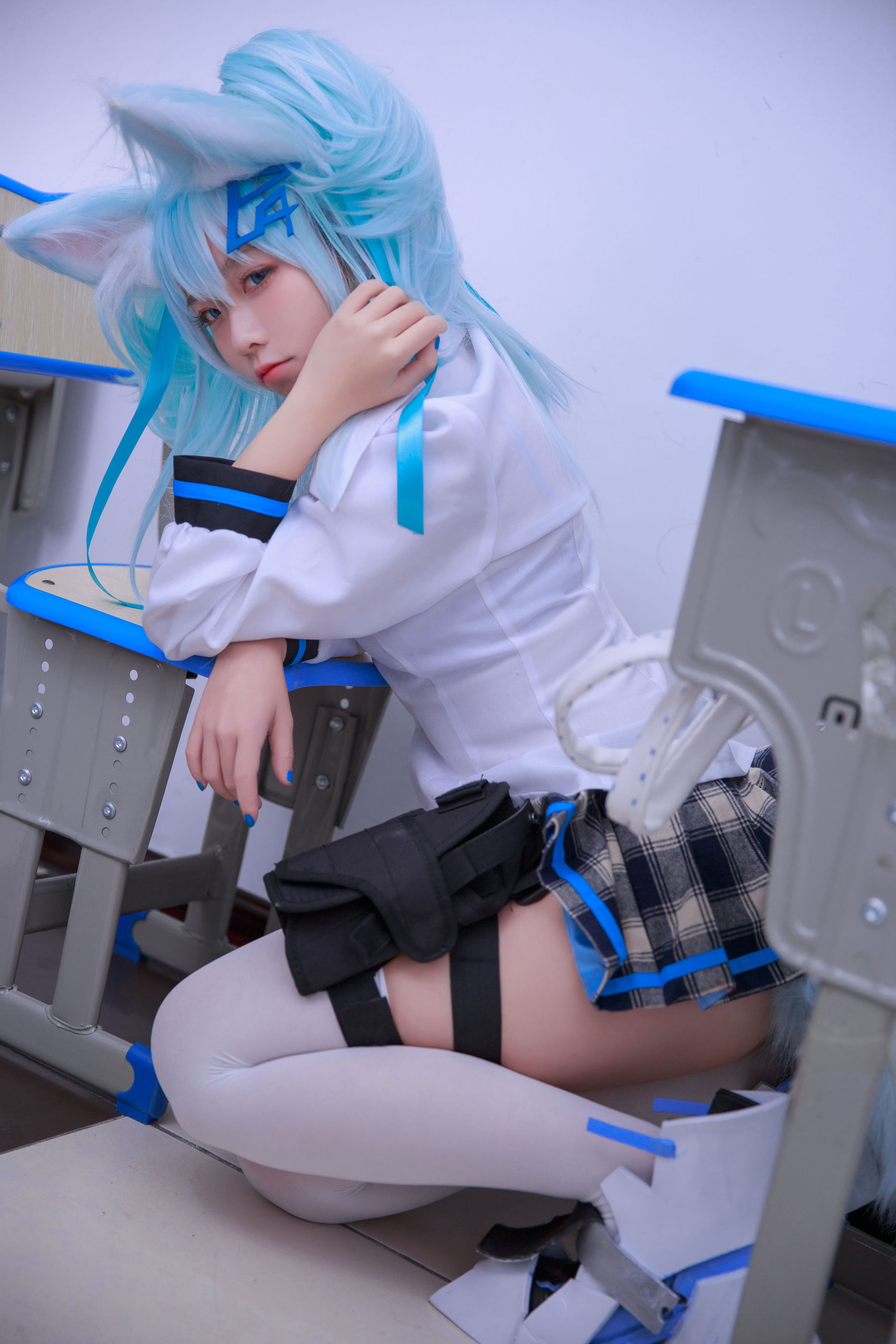 动漫博主G44不会受伤 – 少女前线 PA15校服 [33P]
