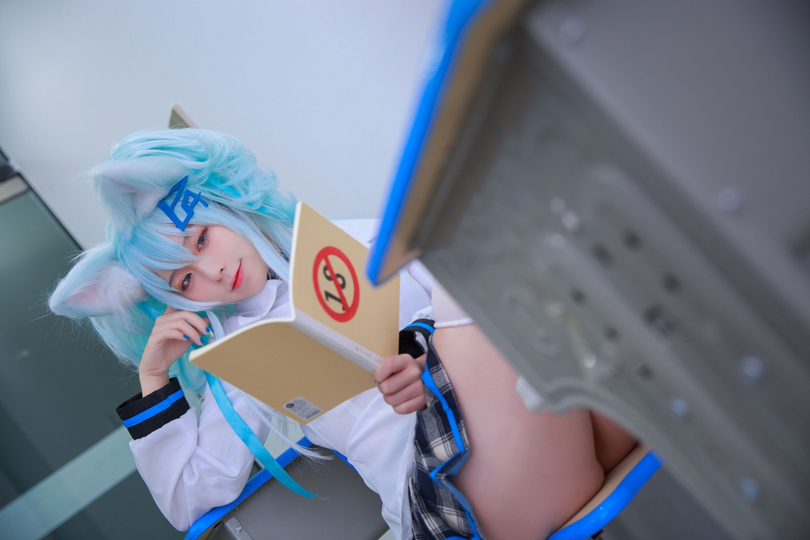 动漫博主G44不会受伤 – 少女前线 PA15校服 [33P]