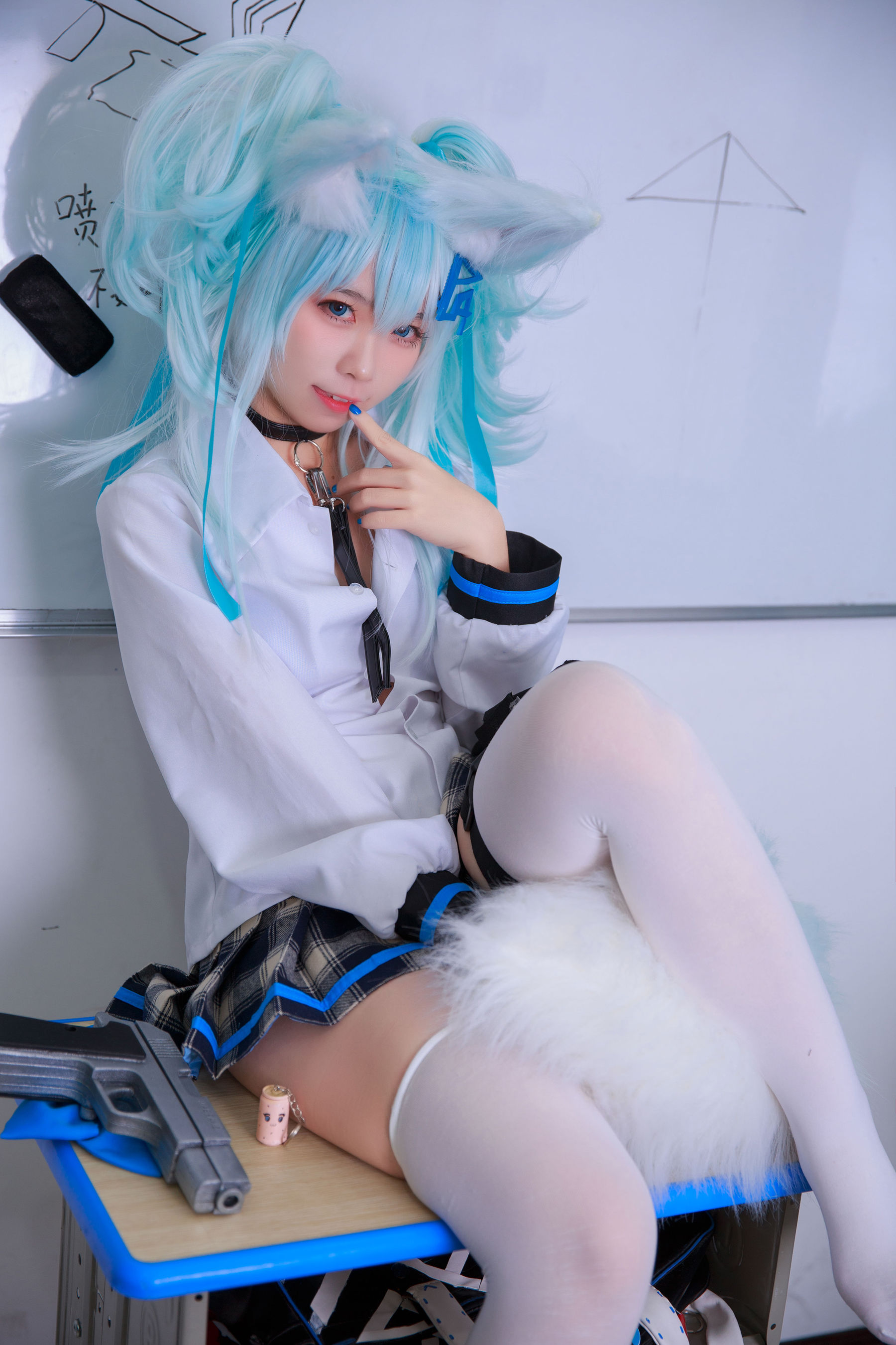 动漫博主G44不会受伤 – 少女前线 PA15校服 [33P]