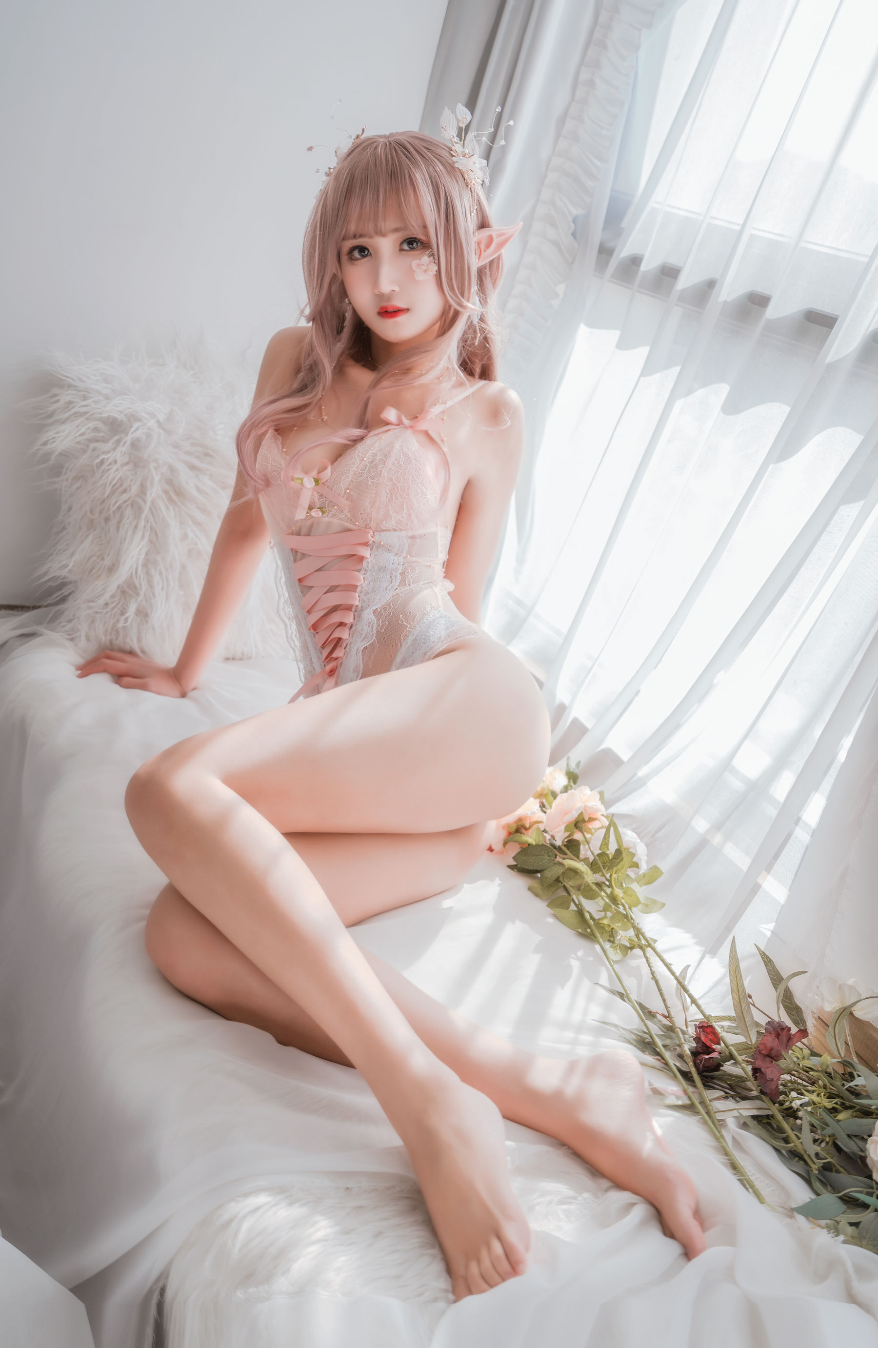 微博妹子三度_69 – 精灵紧身衣 [27P]