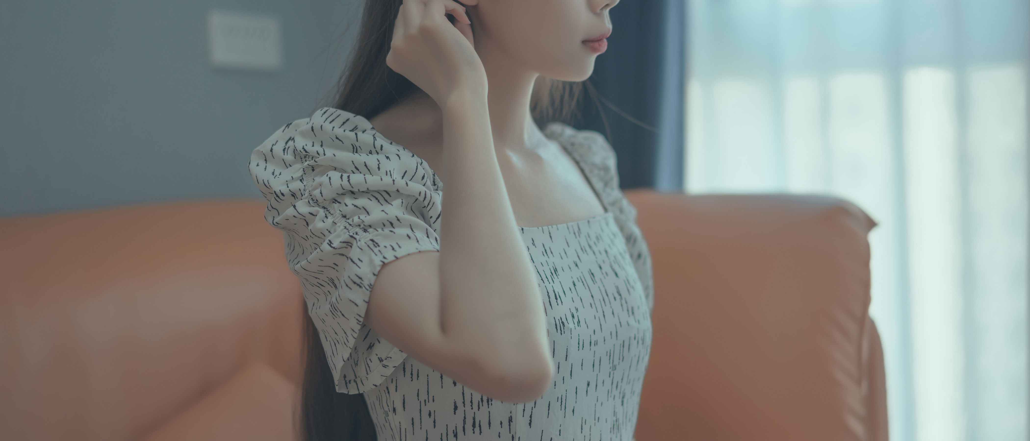 杏仁曲奇 – 反差表姐 [102P]
