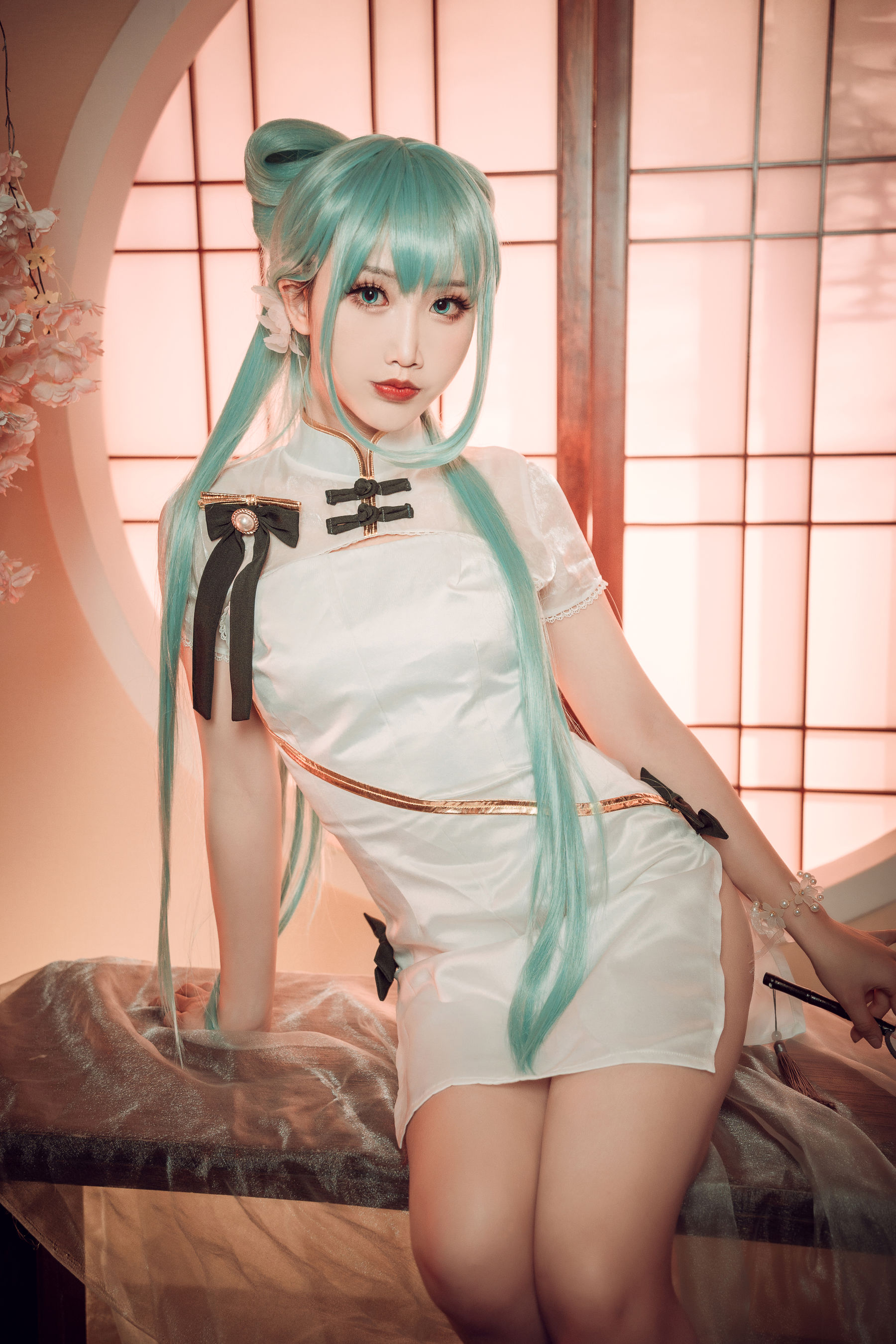 可爱人气Coser面饼仙儿 – 初音旗袍 [28P]