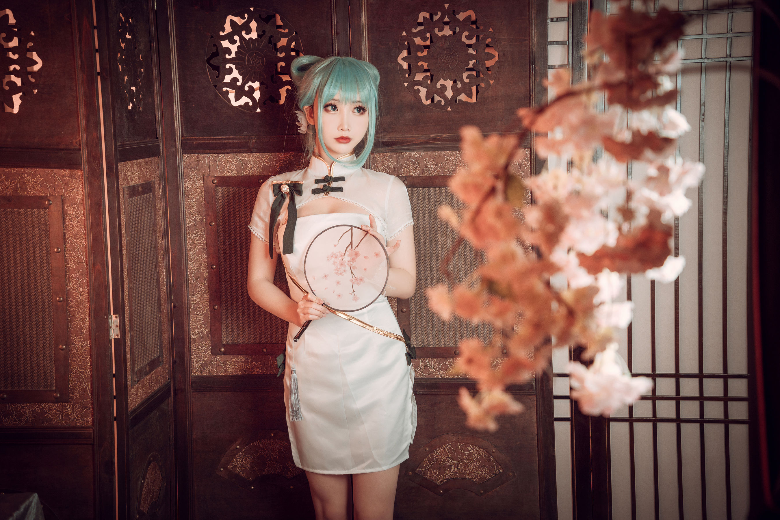 可爱人气Coser面饼仙儿 – 初音旗袍 [28P]