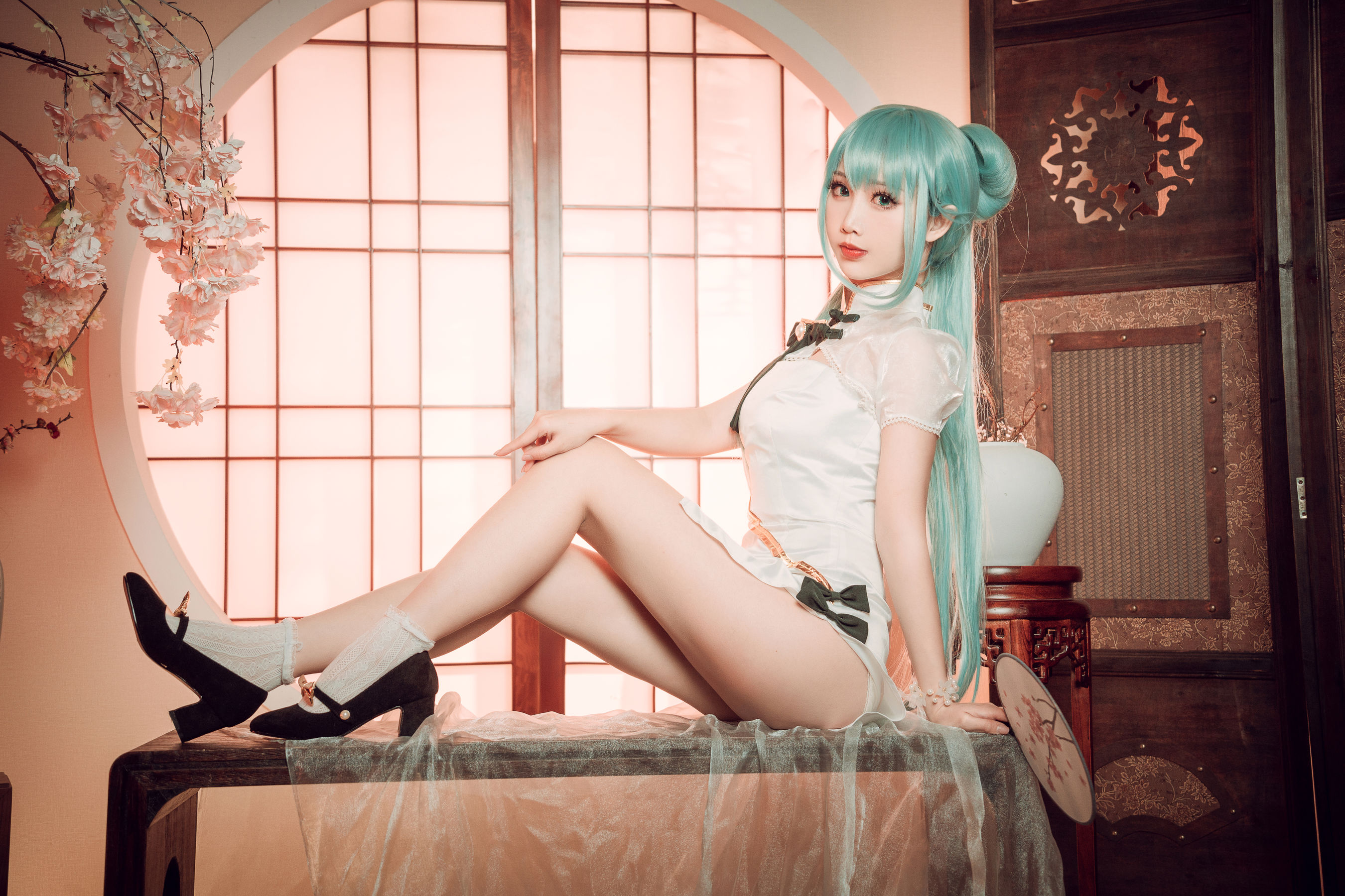 可爱人气Coser面饼仙儿 – 初音旗袍 [28P]