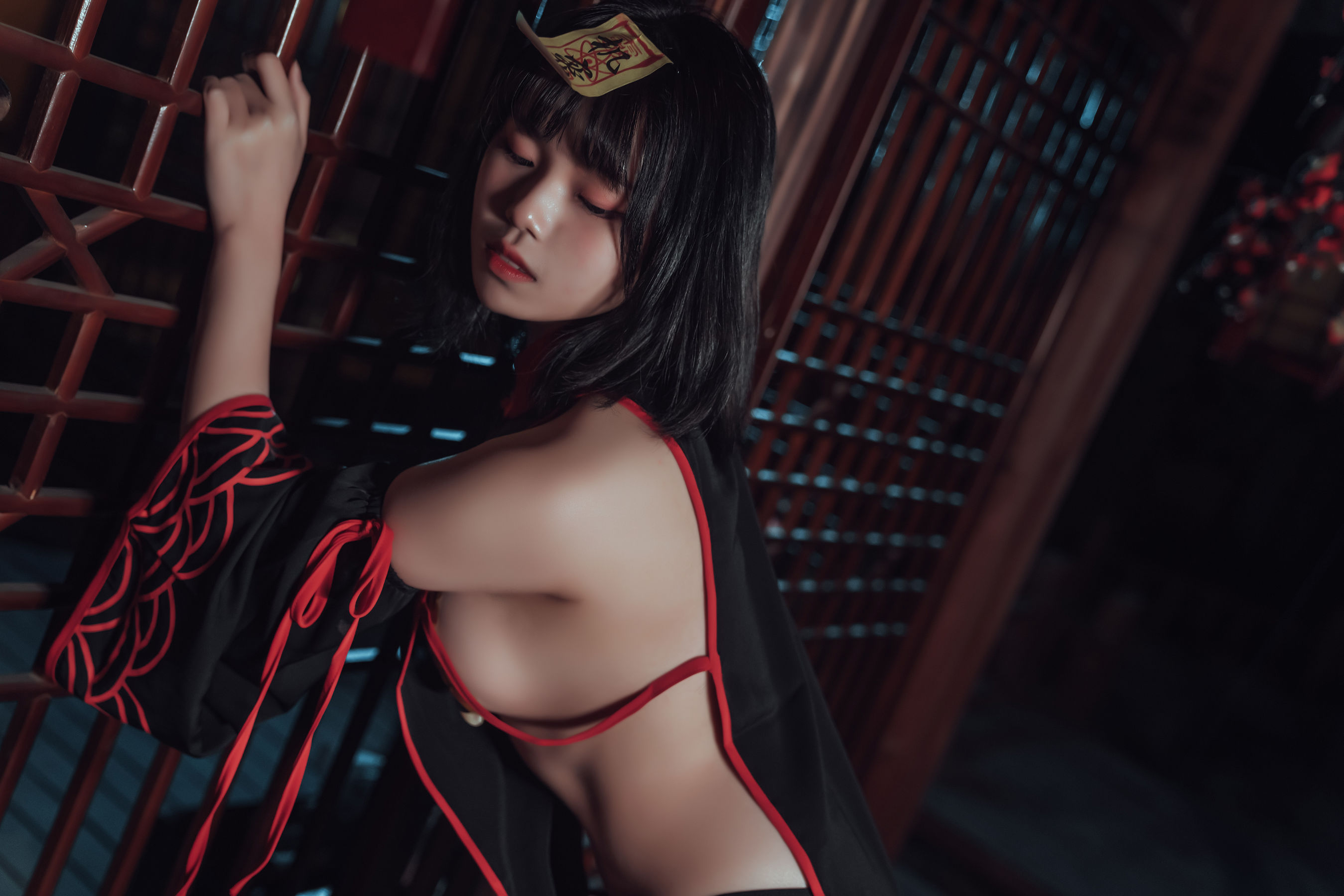 [Cosplay写真] 七月喵子 – 小僵尸 [22P]