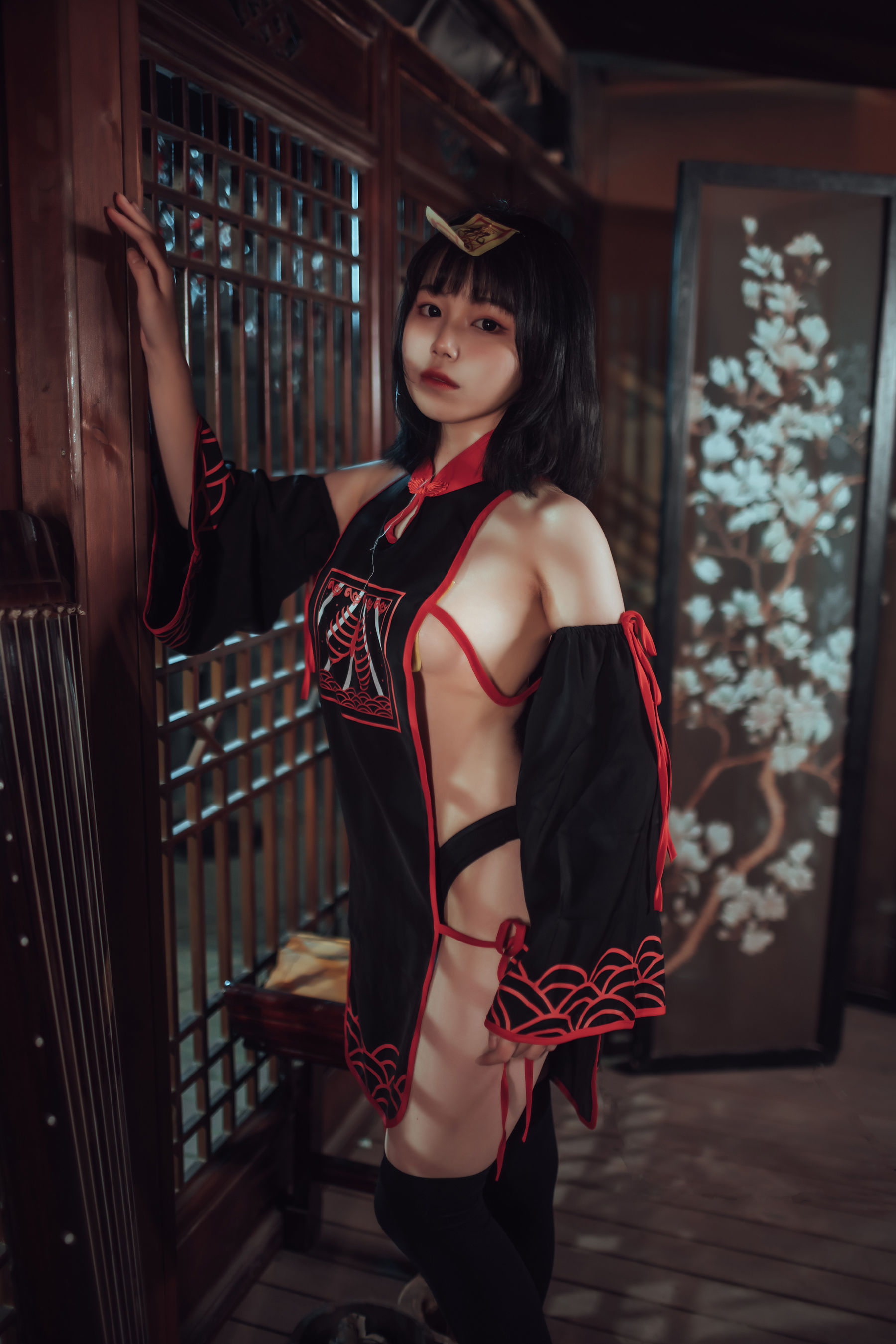 [Cosplay写真] 七月喵子 – 小僵尸 [22P]