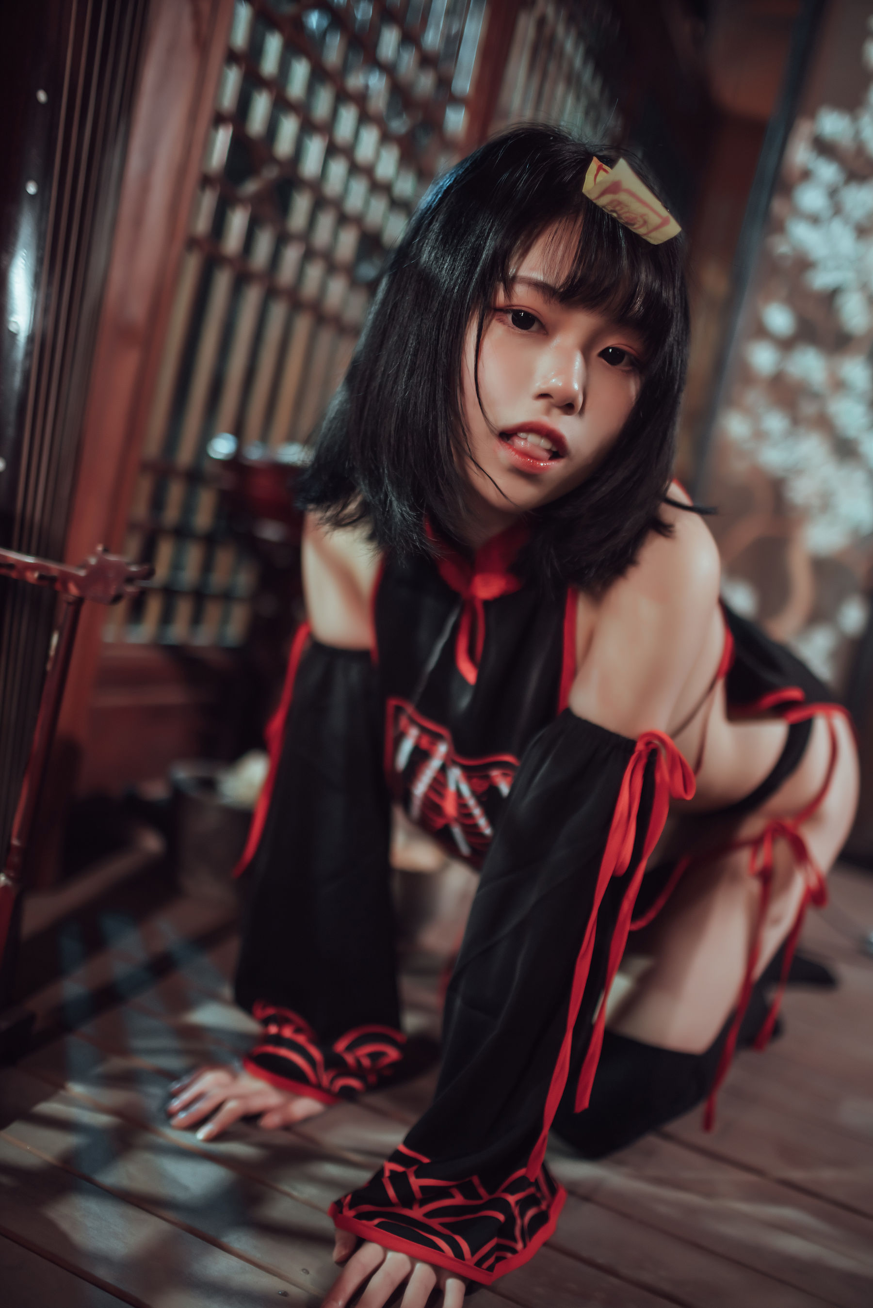 [Cosplay写真] 七月喵子 – 小僵尸 [22P]