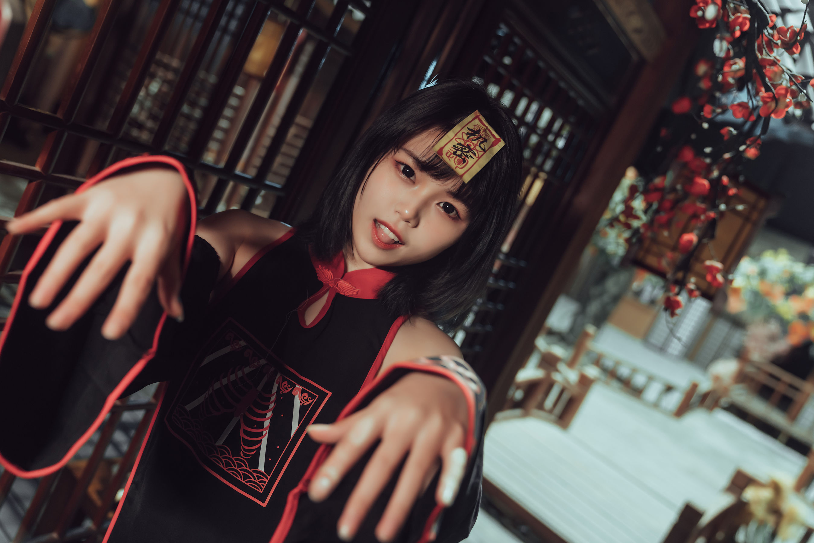 [Cosplay写真] 七月喵子 – 小僵尸 [22P]