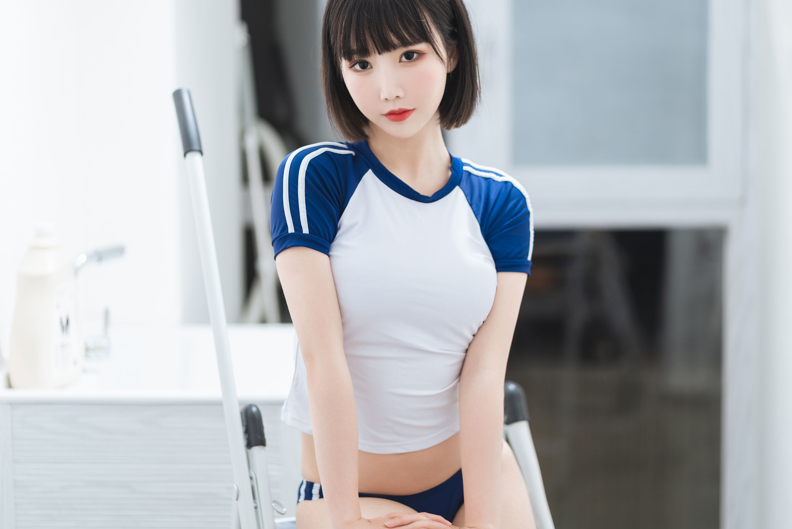 可爱人气Coser面饼仙儿 – 体操服 [24P]