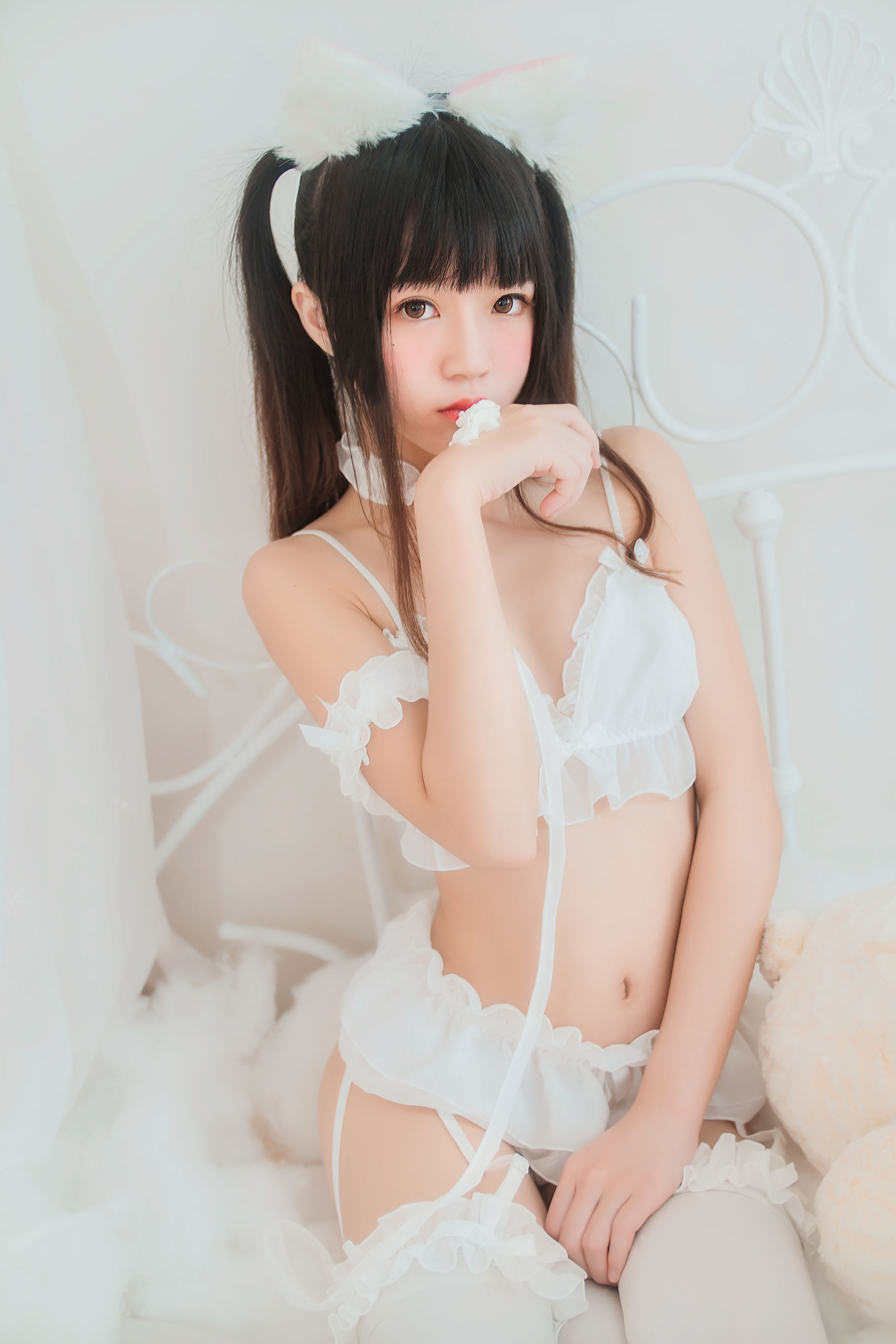 [萝莉COS] 桜桃喵《白猫》 [32P]