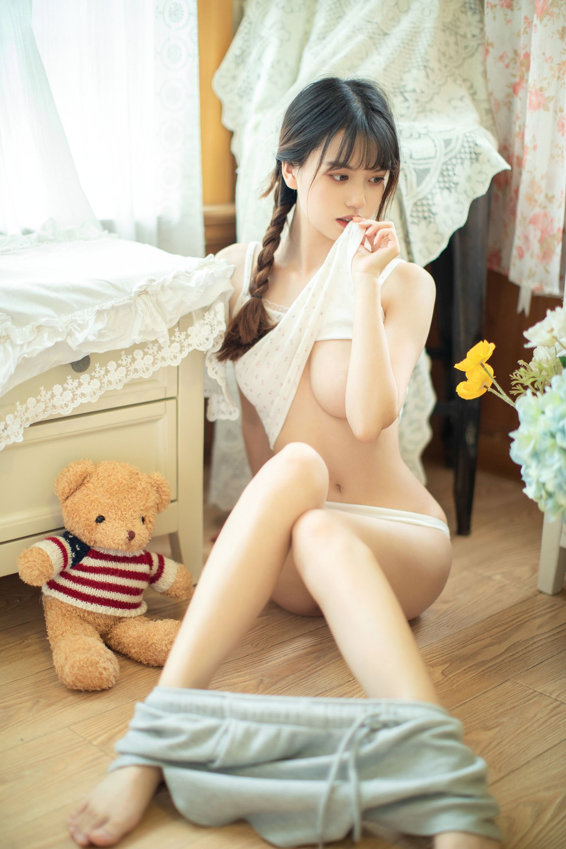 劳小白 – 校服JK [13P]