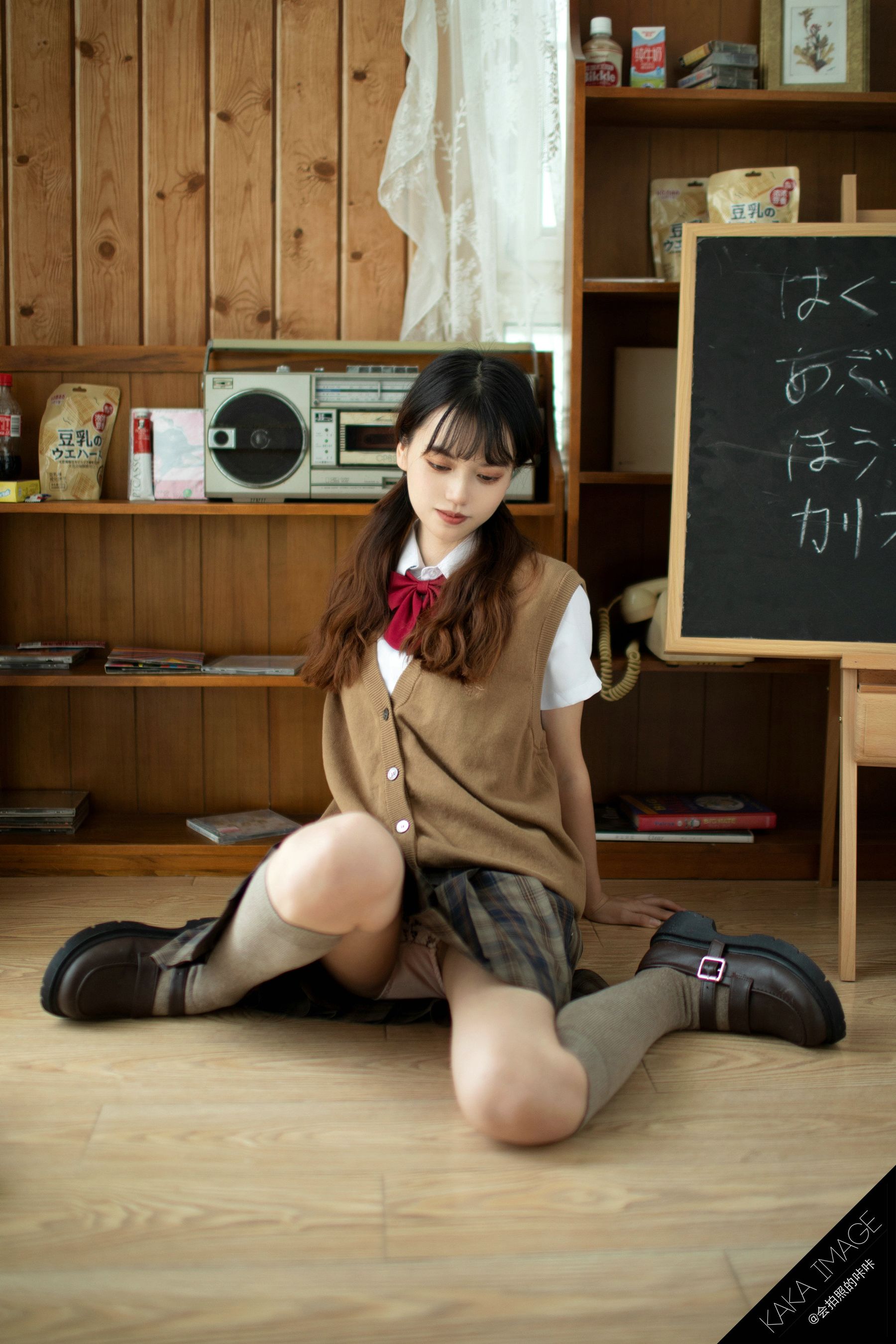 劳小白 – 校服JK [13P]