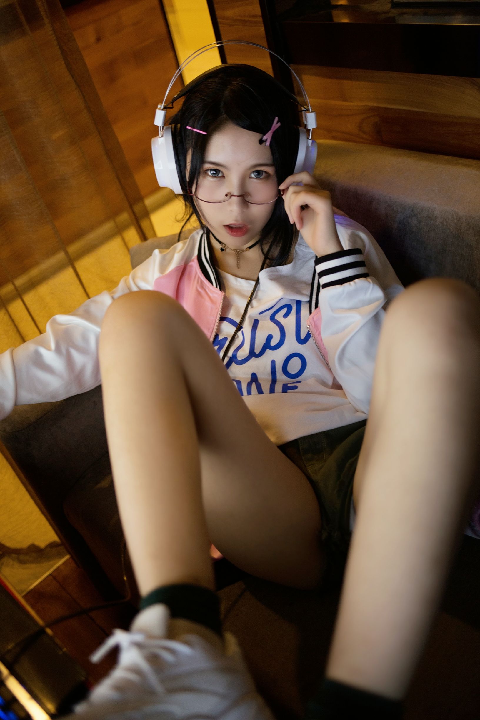 COSER美女逐月su 网吧历险记 [23P]