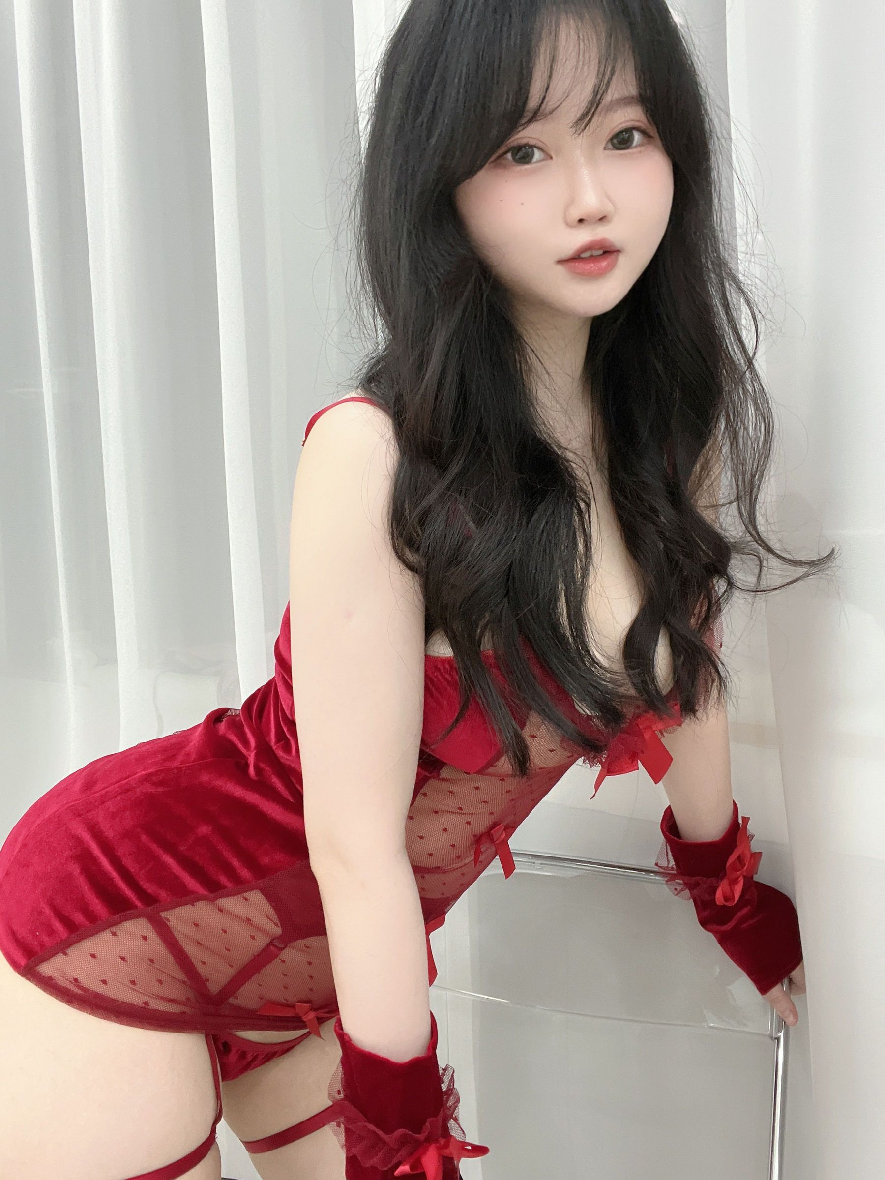 蜜桃少女是依酱呀 – 红色波点 [38P]