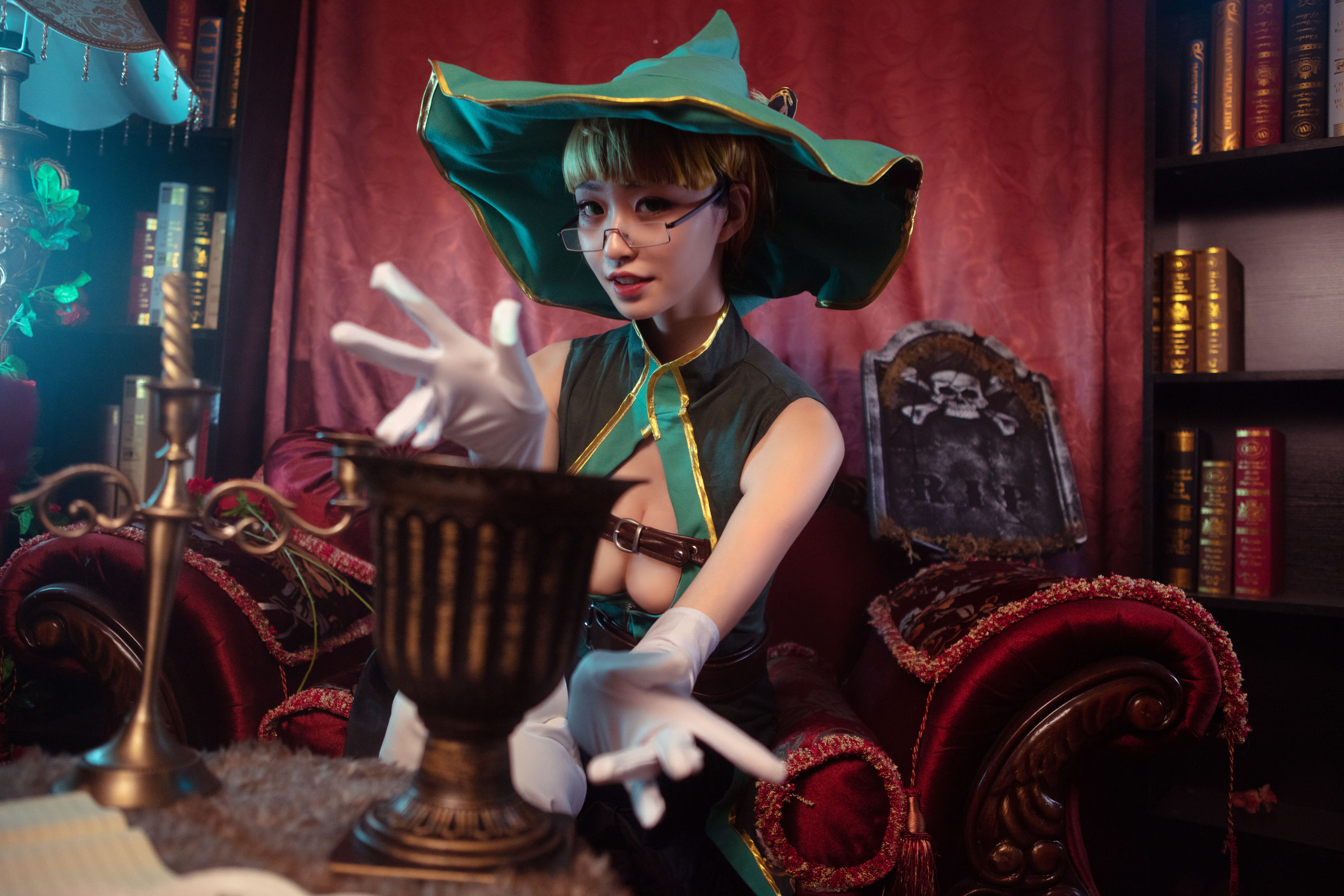 The Vagrant Cosplay Album – 沧霁桔梗《赫本》 [32P]