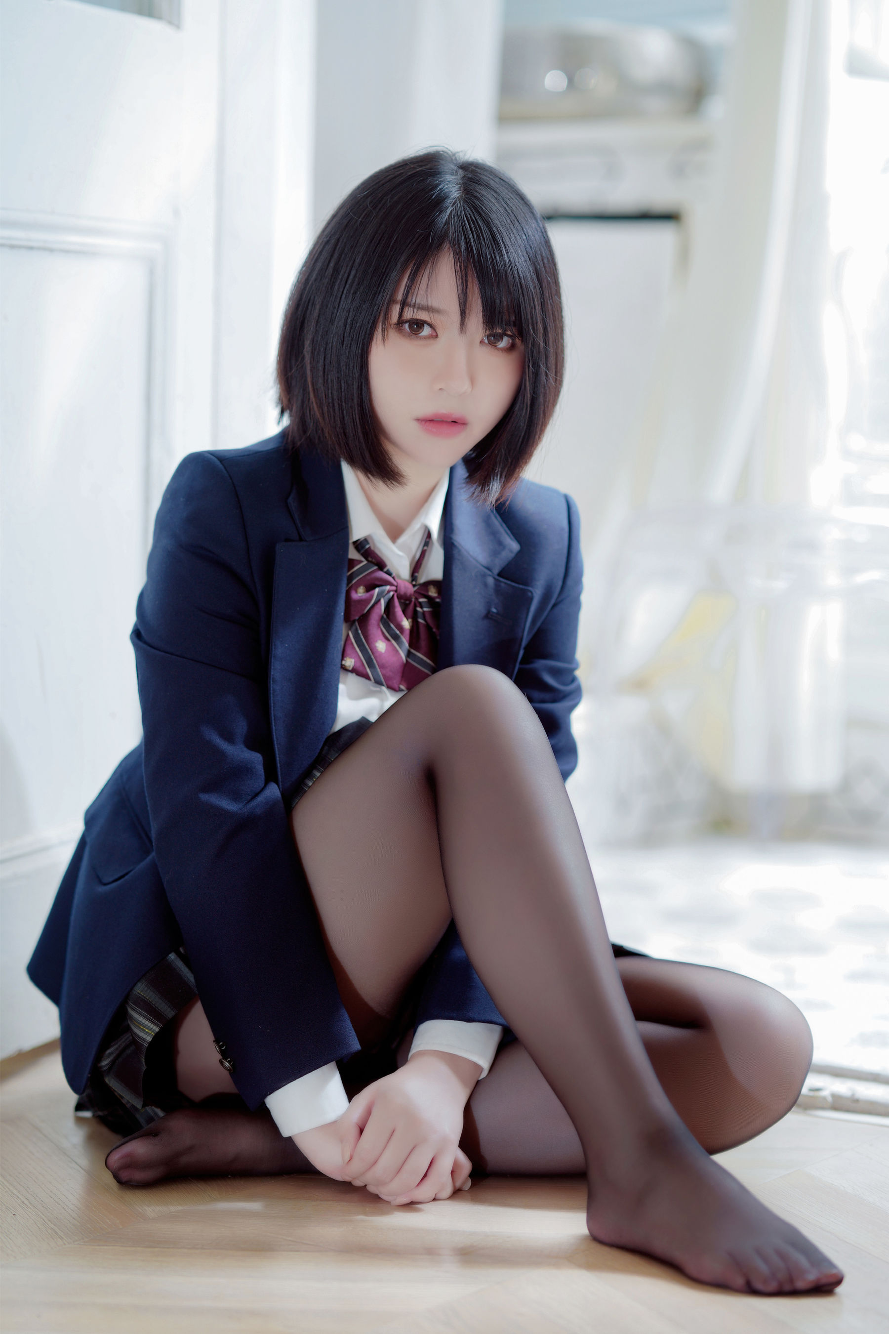 半半子 – 彼女の制服姿が好き [54P]