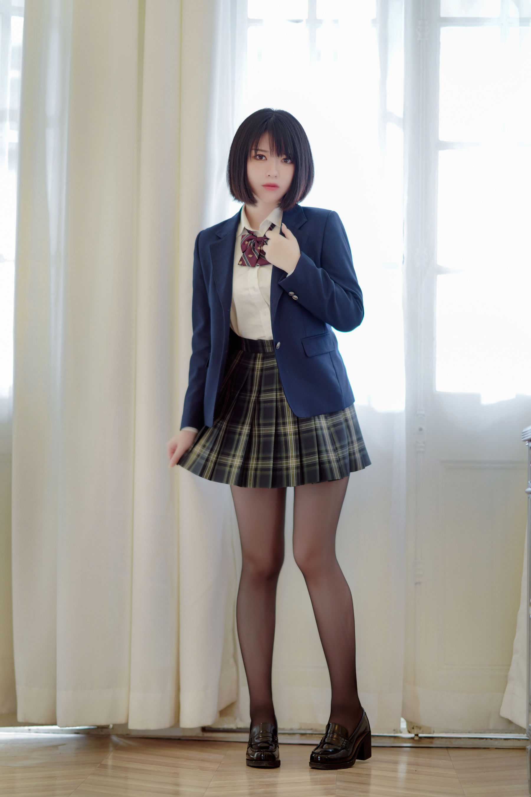 半半子 – 彼女の制服姿が好き [54P]