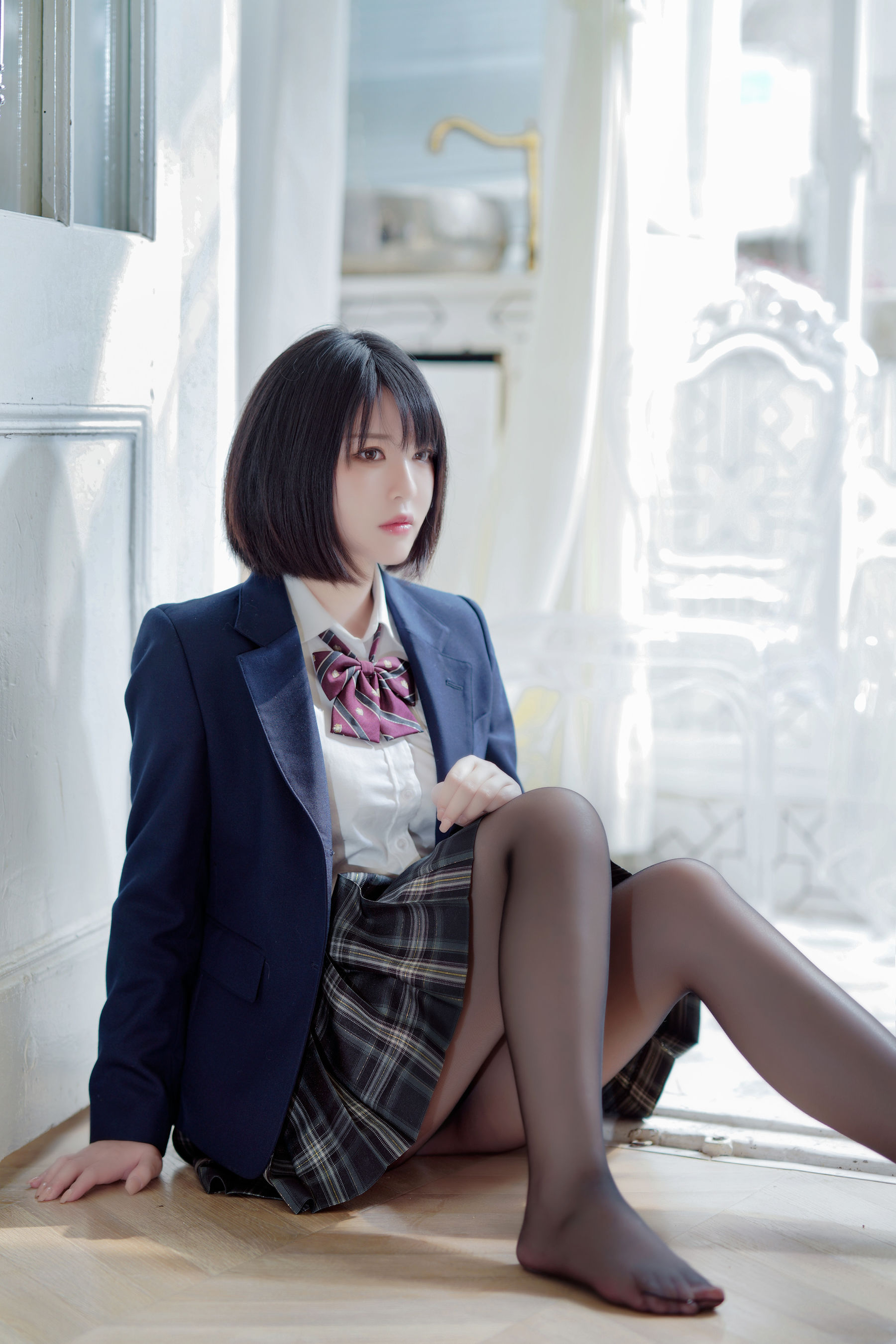 半半子 – 彼女の制服姿が好き [54P]