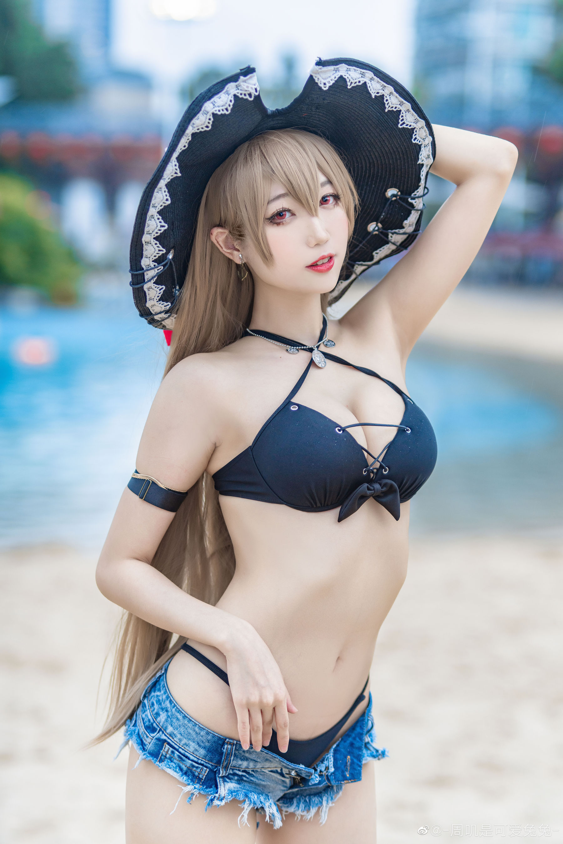 周叽是可爱兔兔 – 泳装 [24P]