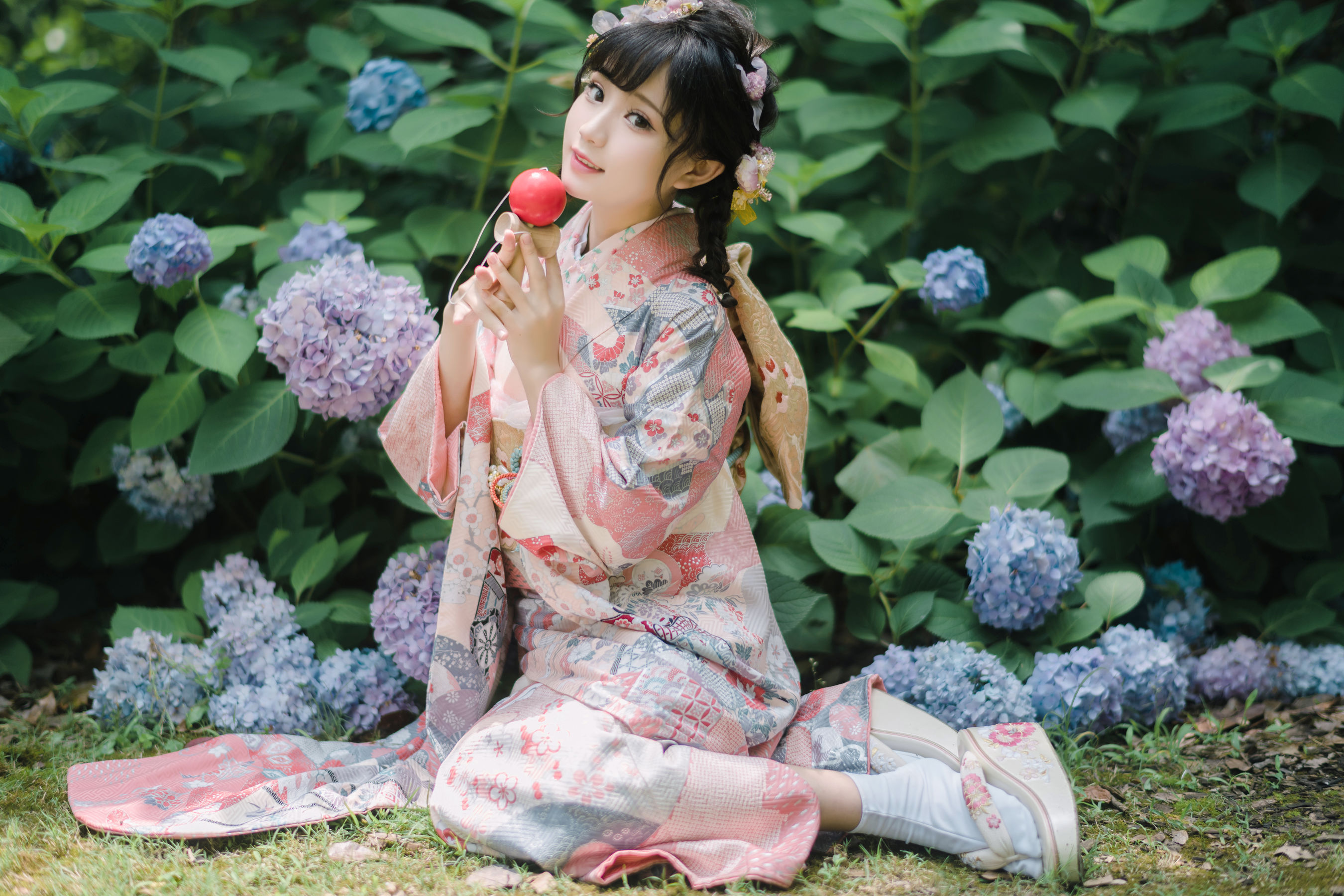 花柒Hana – 绣球花和服 [18P]
