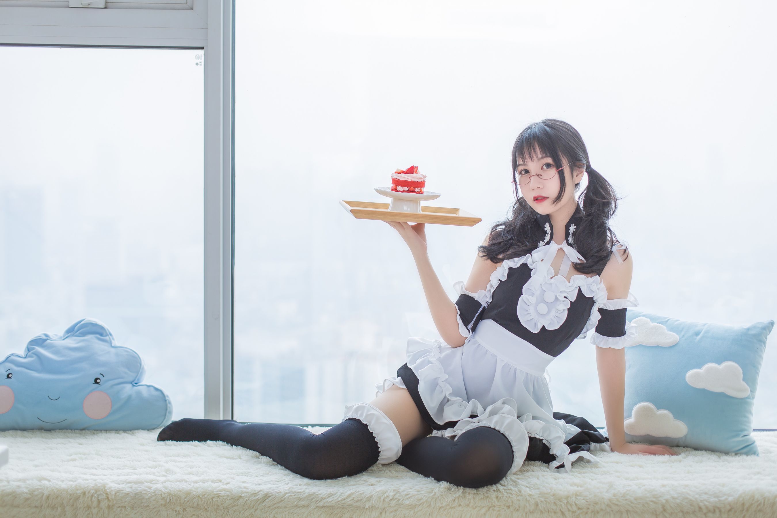 [萝莉COS] 逐月su – 女仆 [54P]