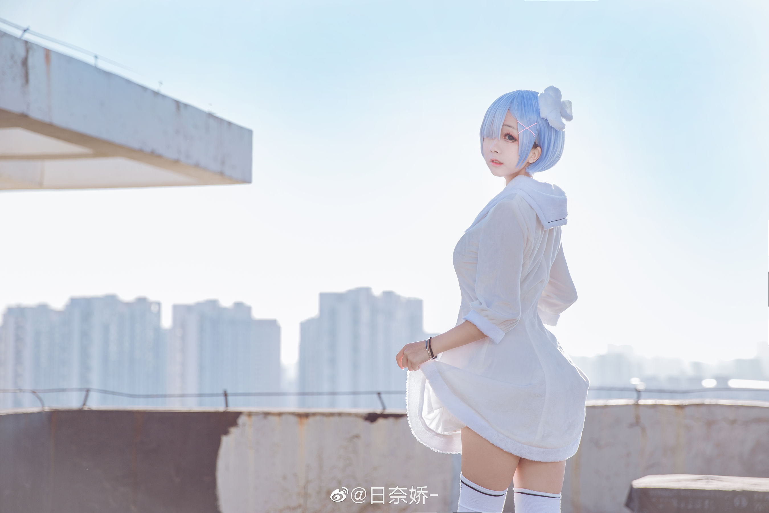 日奈娇 – 蕾姆 白裙 [11P]