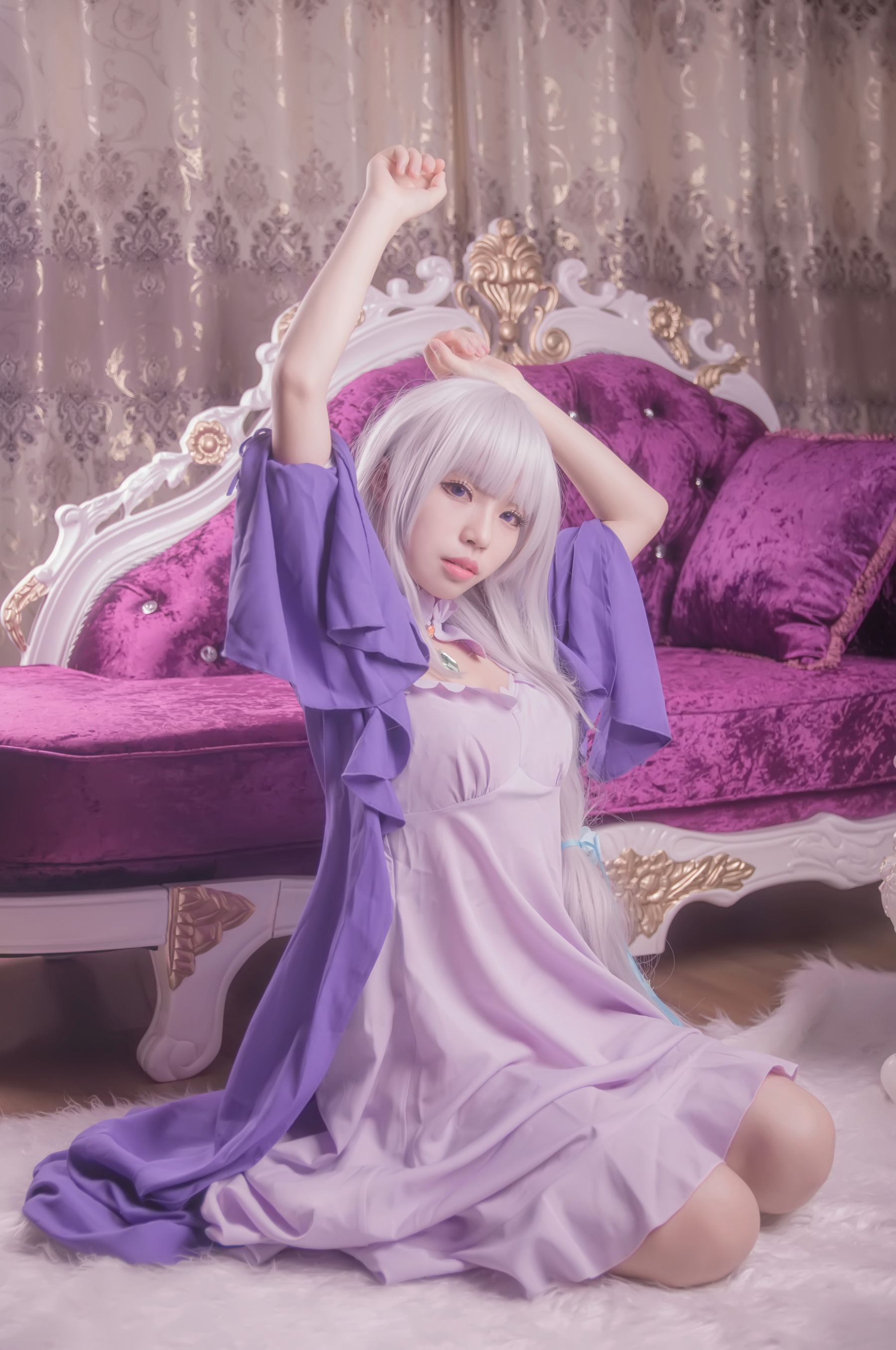 [Cosplay写真] 萌妹白易子教主 – RE从零开始的异世界生活 艾米莉娅 [10P]