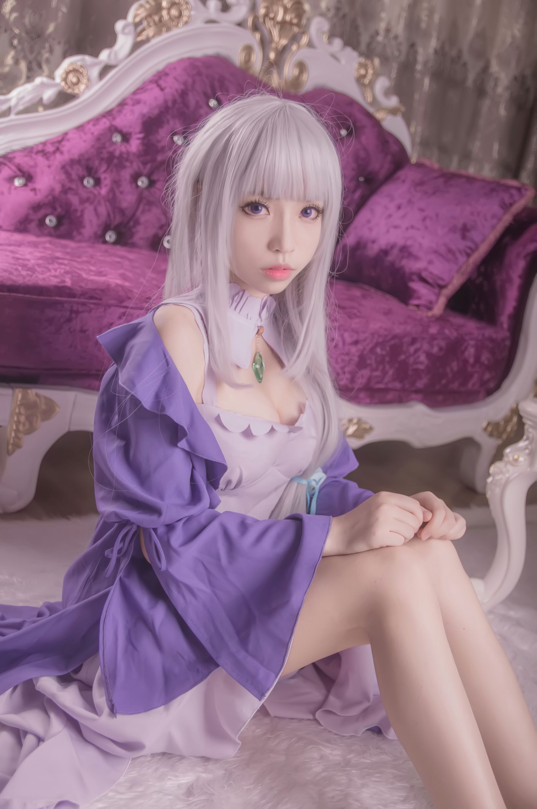 [Cosplay写真] 萌妹白易子教主 – RE从零开始的异世界生活 艾米莉娅 [10P]