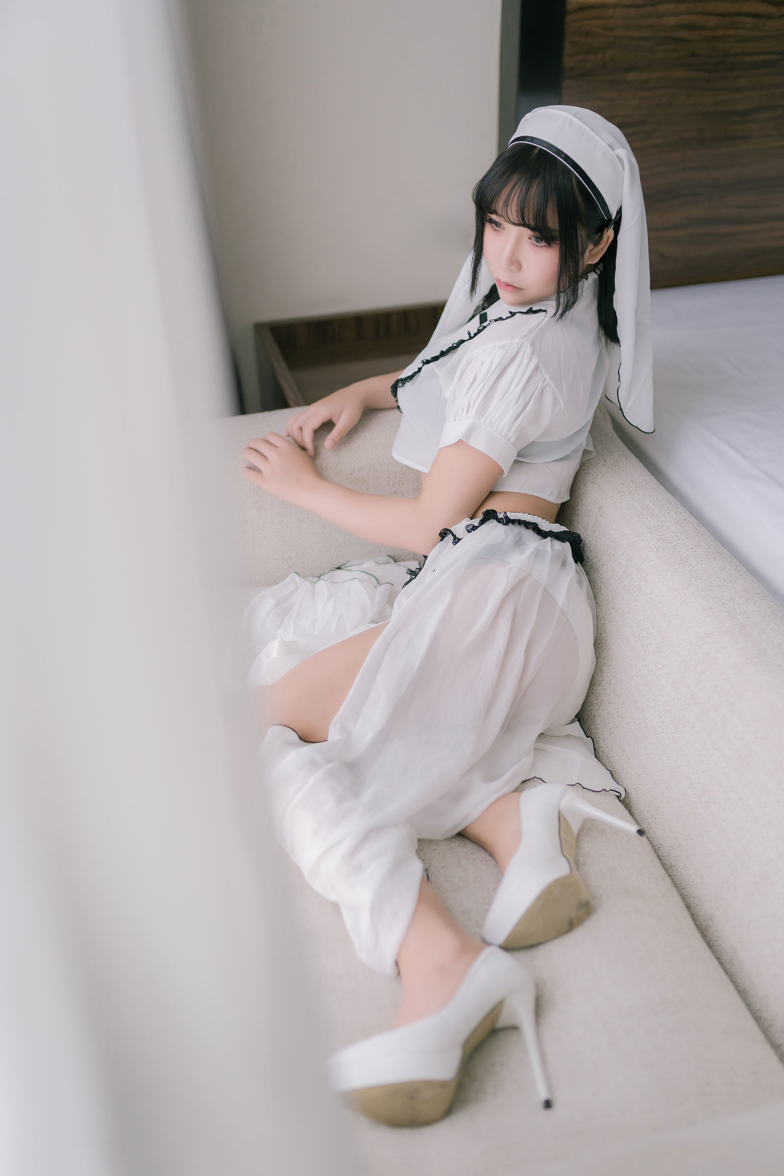 [萝莉COS] 二次元妹子抱走莫子aa – 纯白修女 [42P]