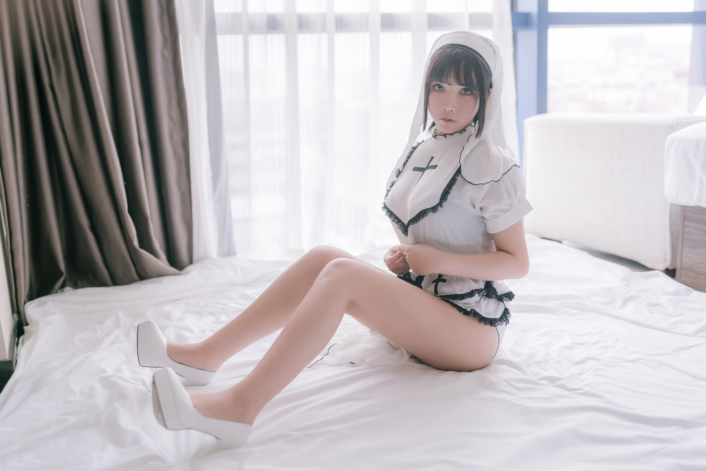 [萝莉COS] 二次元妹子抱走莫子aa – 纯白修女 [42P]