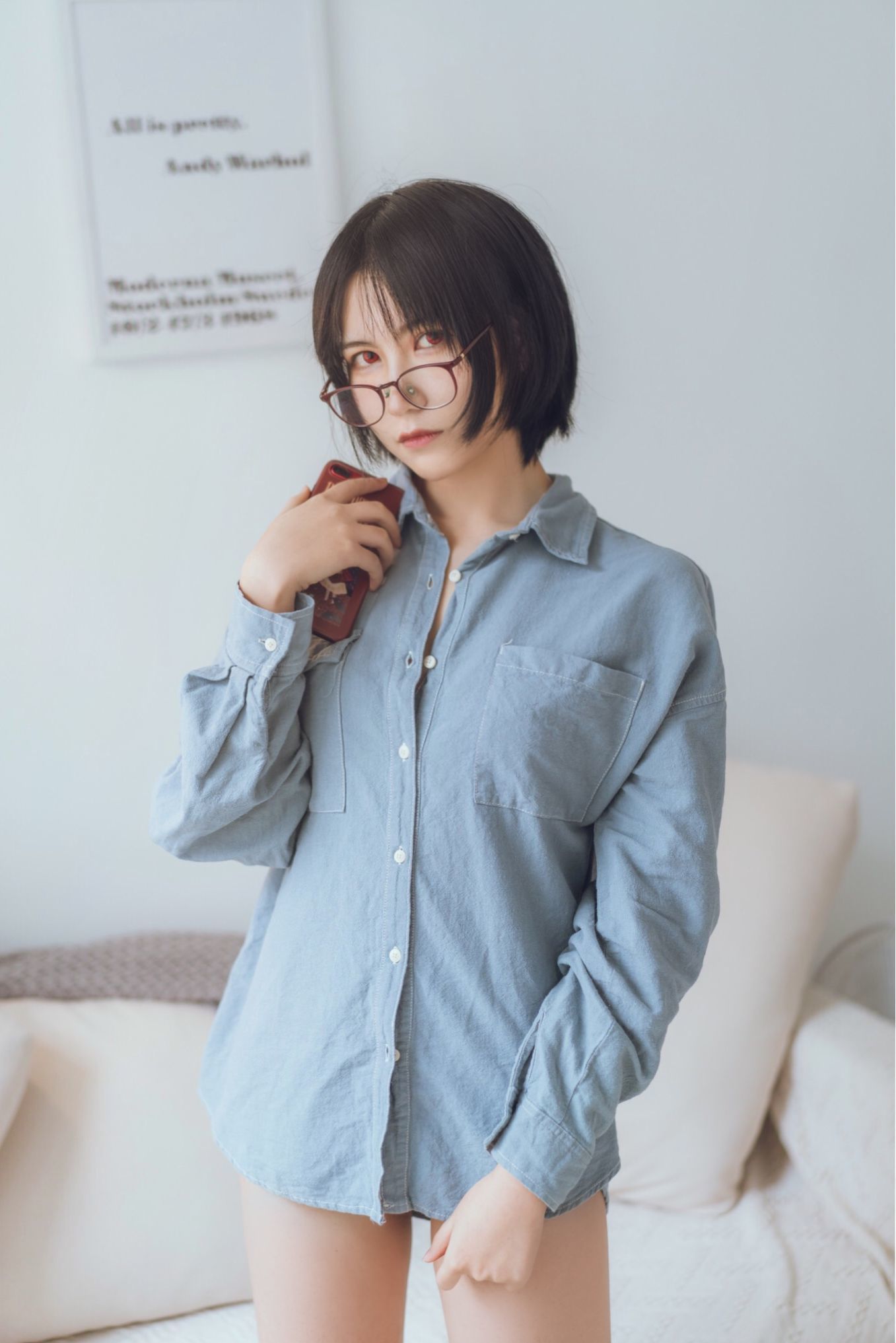COSER美女逐月su 蓝色衬衫 [22P]