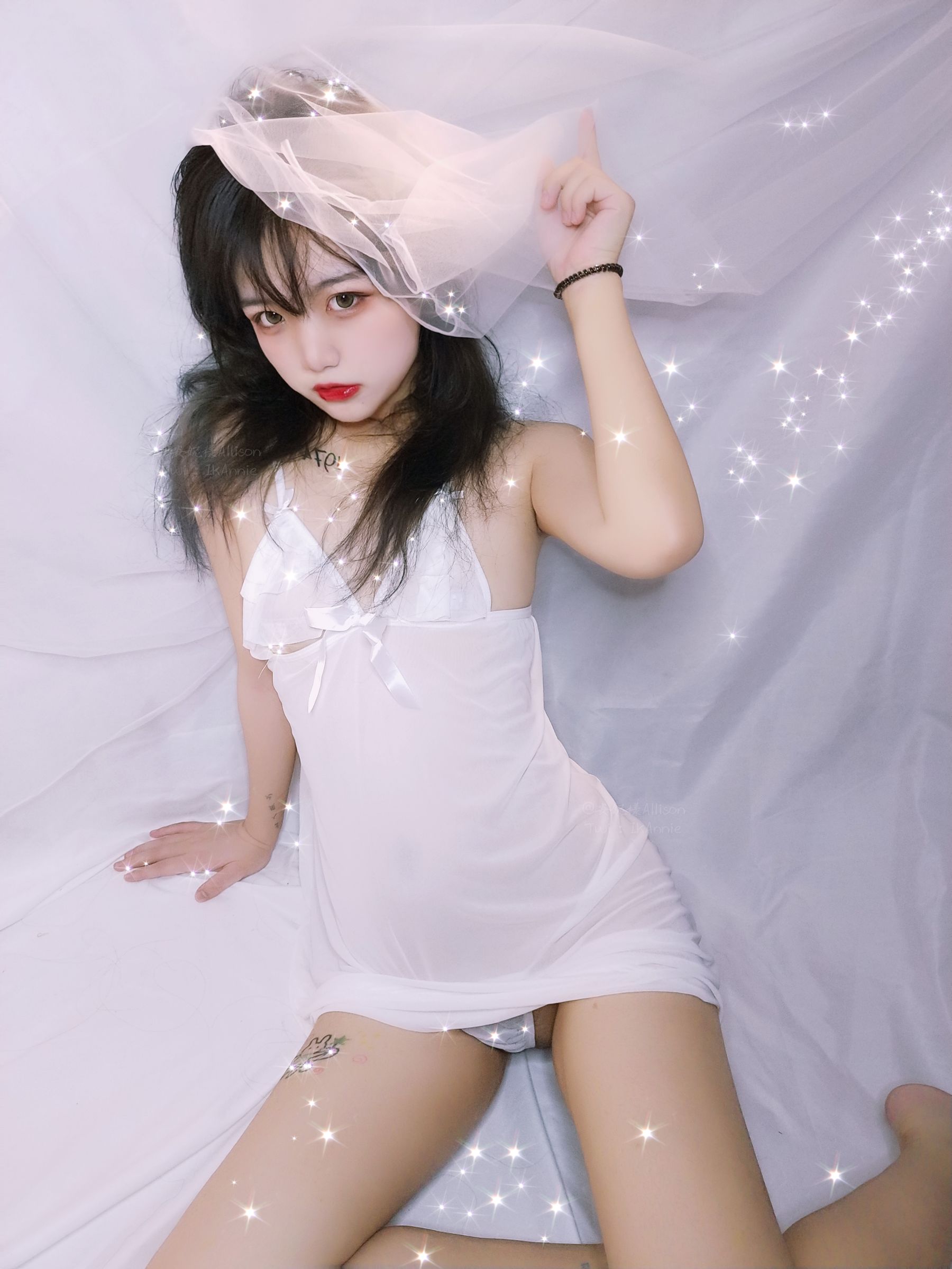 安妮 – 白色睡衣 [30P]