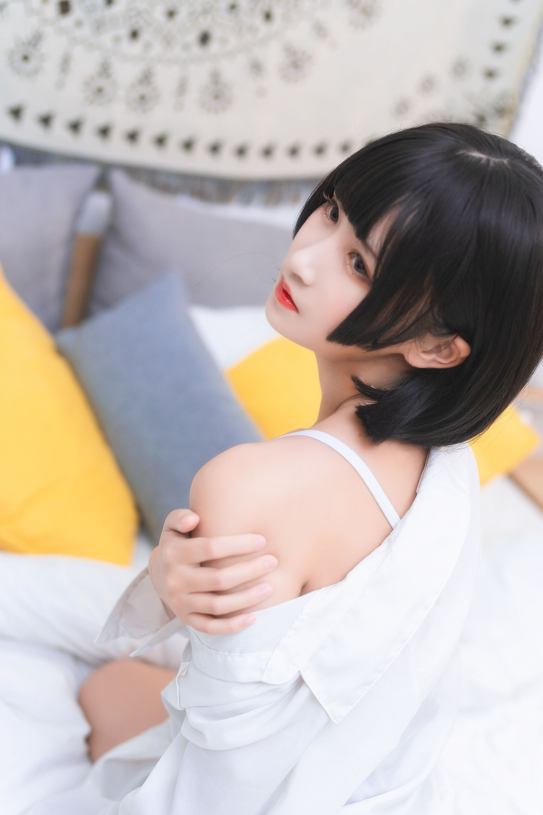 微博妹子三度_69 – 衬衫日常 [22P]