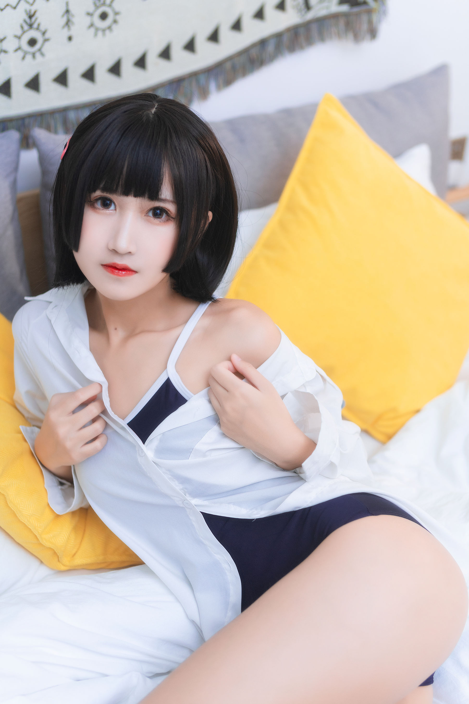 微博妹子三度_69 – 衬衫日常 [22P]