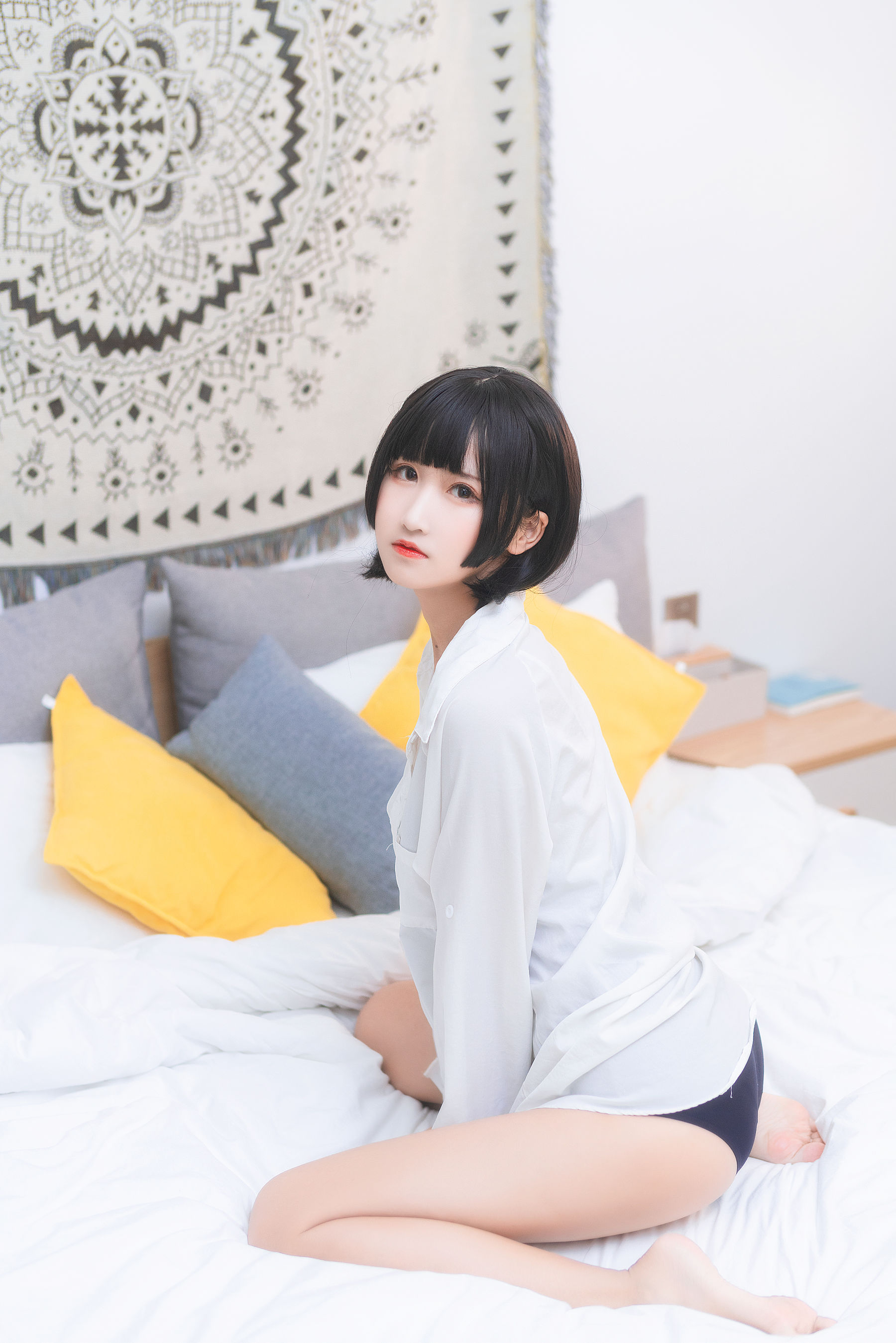 微博妹子三度_69 – 衬衫日常 [22P]