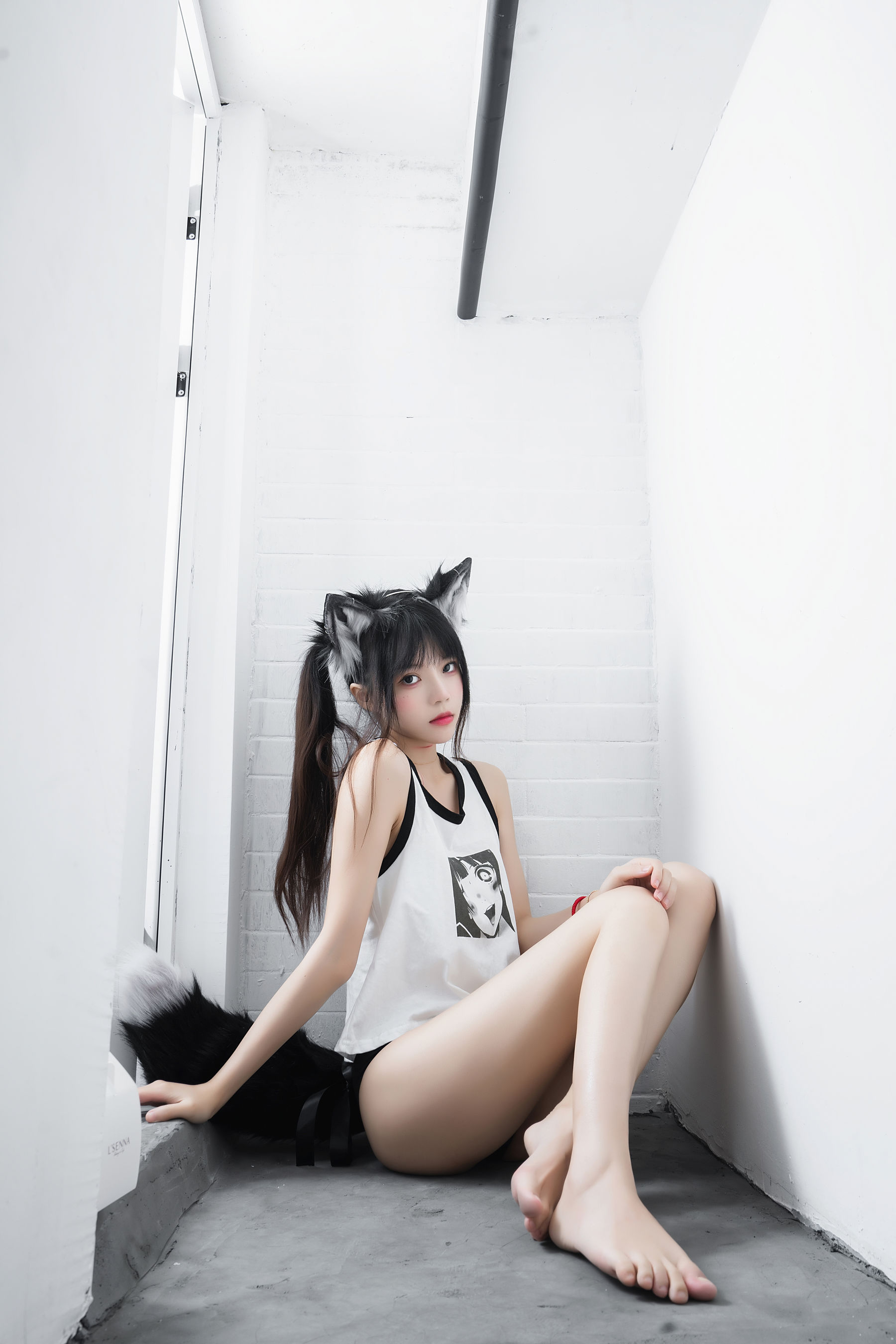 桜桃喵 – 狼崽崽 [60P]