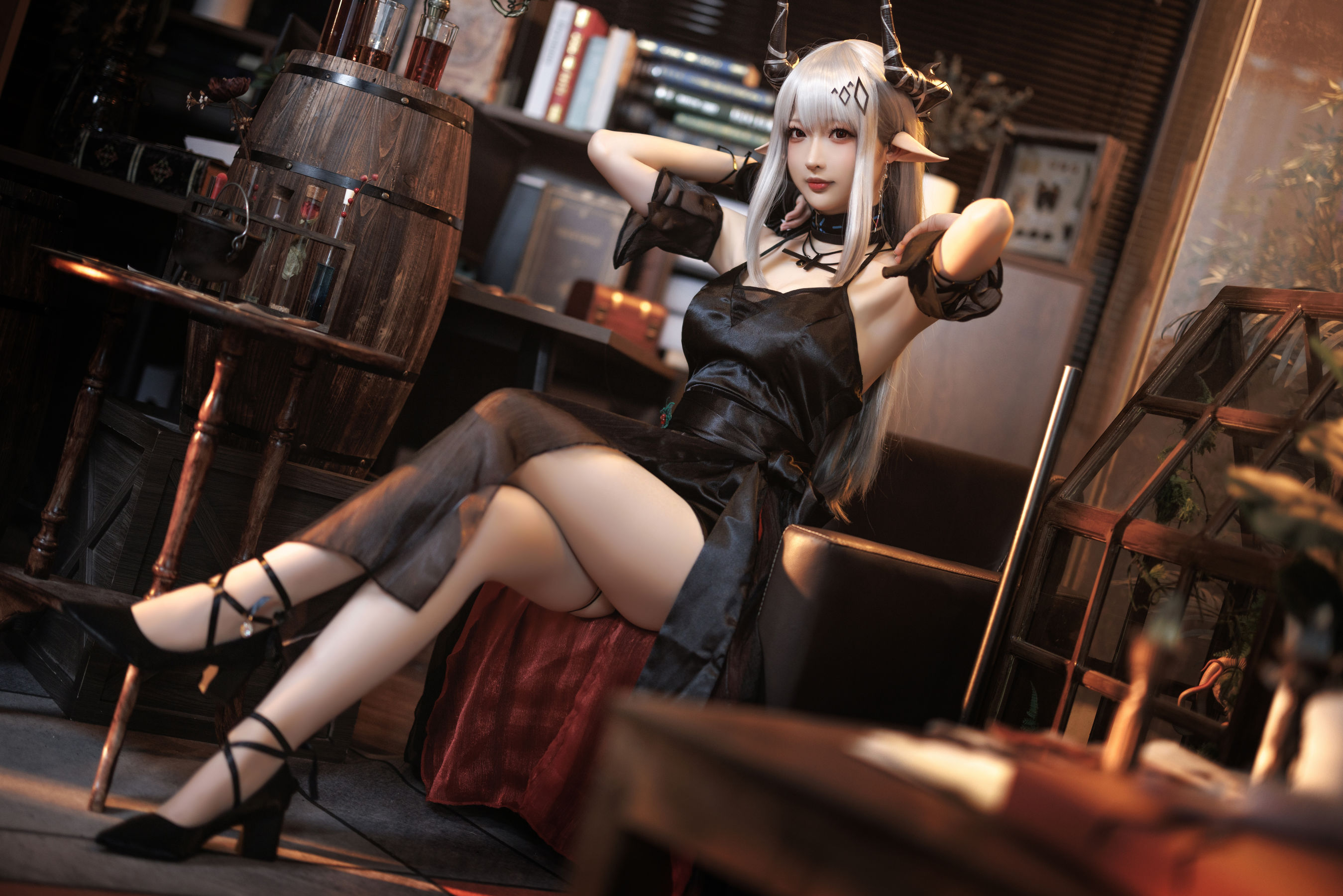 Coser小姐姐南宫 – 泥岩 礼服 [21P]
