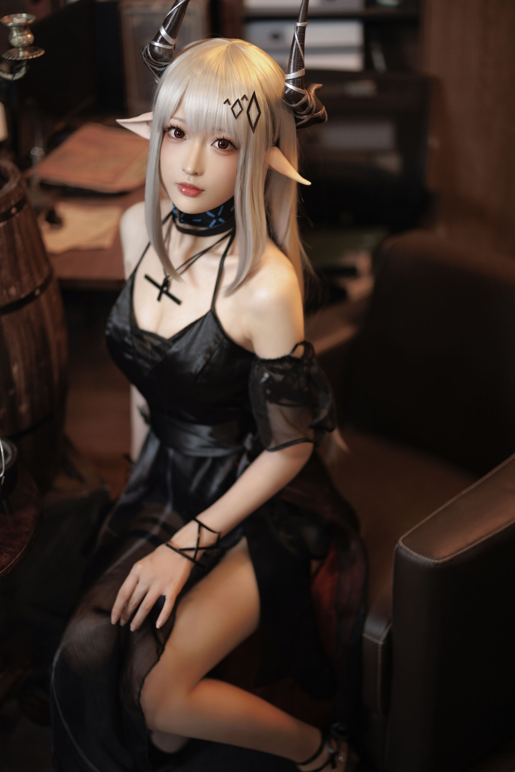 Coser小姐姐南宫 – 泥岩 礼服 [21P]