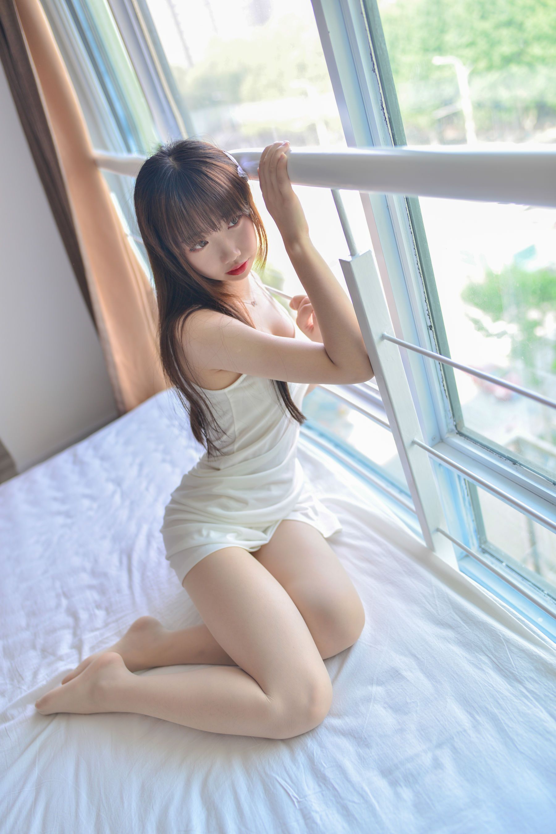 Cos小姐姐雪琪 – 肉丝吊带裙 [59P]