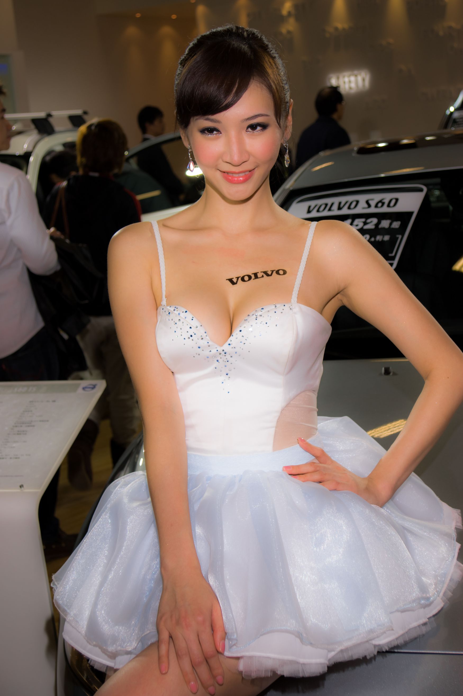 Mia魏靖軒《VOLVO车展美乳系列》高清套图 [69P]