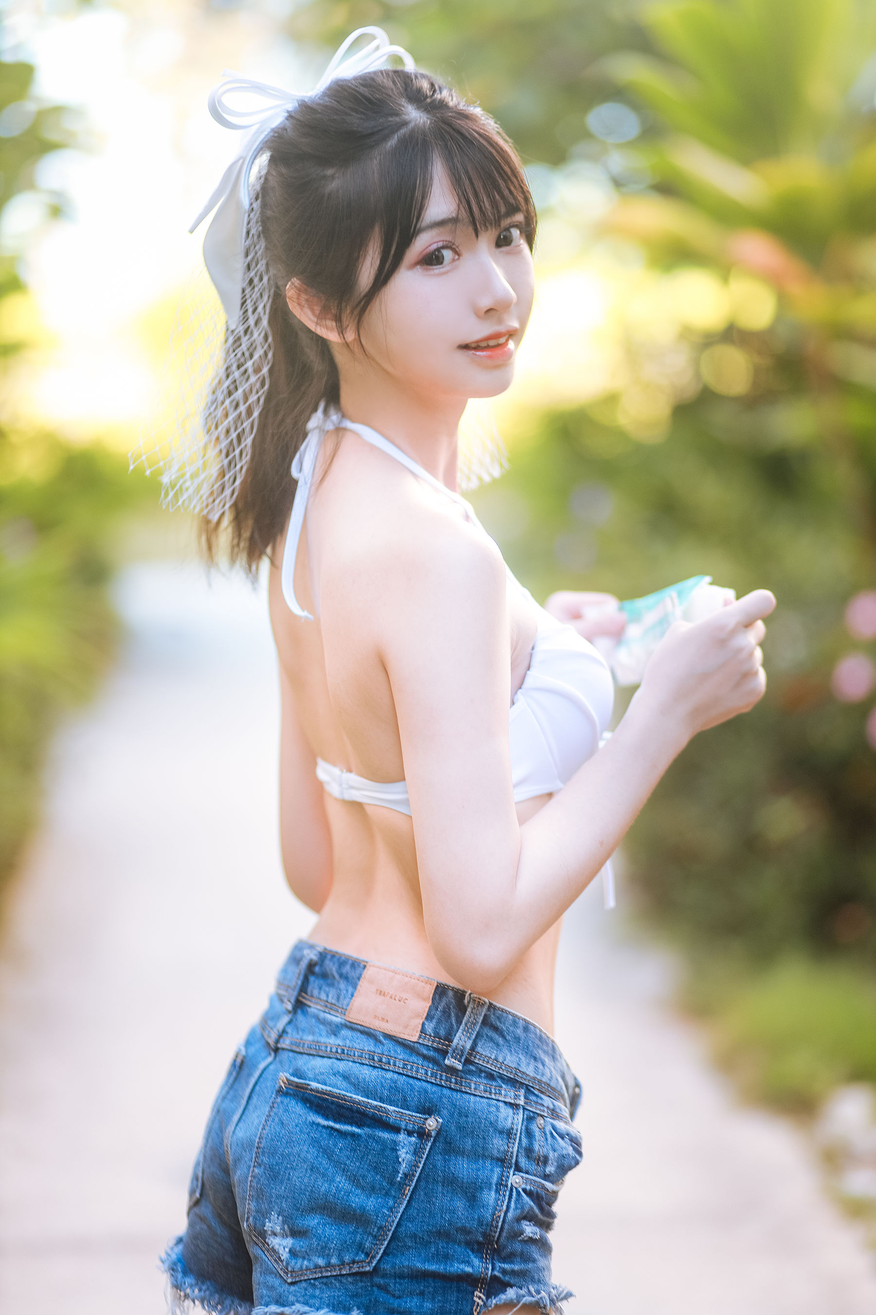 超人气Coser鳗鱼霏儿 – 海边 [23P]